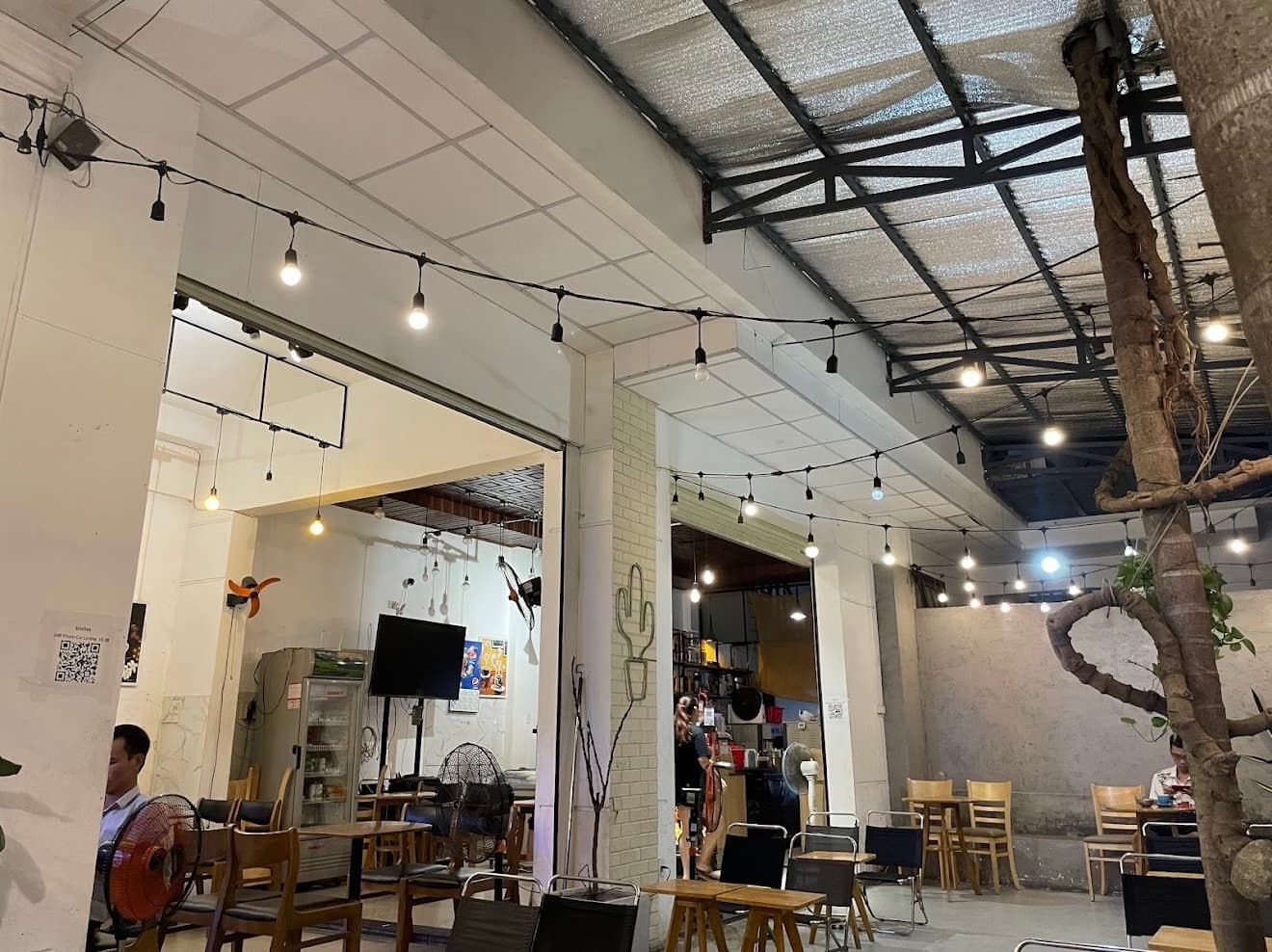 Nhà 2 tầng diện tích 220m2 tại Phạm Cự Lượng, phù hợp kinh doanh đa ngành có 8 căn hộ 