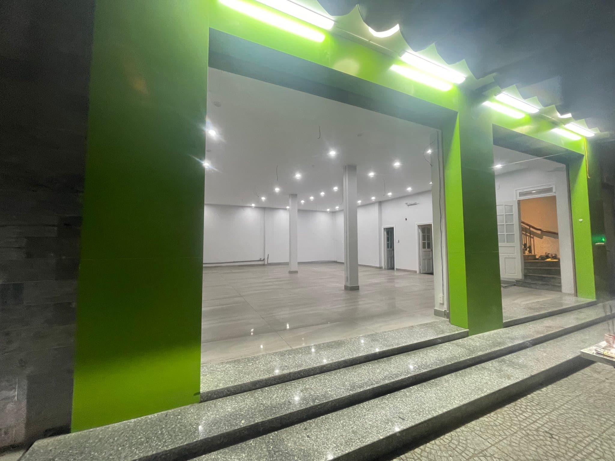 Mặt bằng kinh doanh riêng biệt 121m² tại Trần Cao Vân ngang 11m
