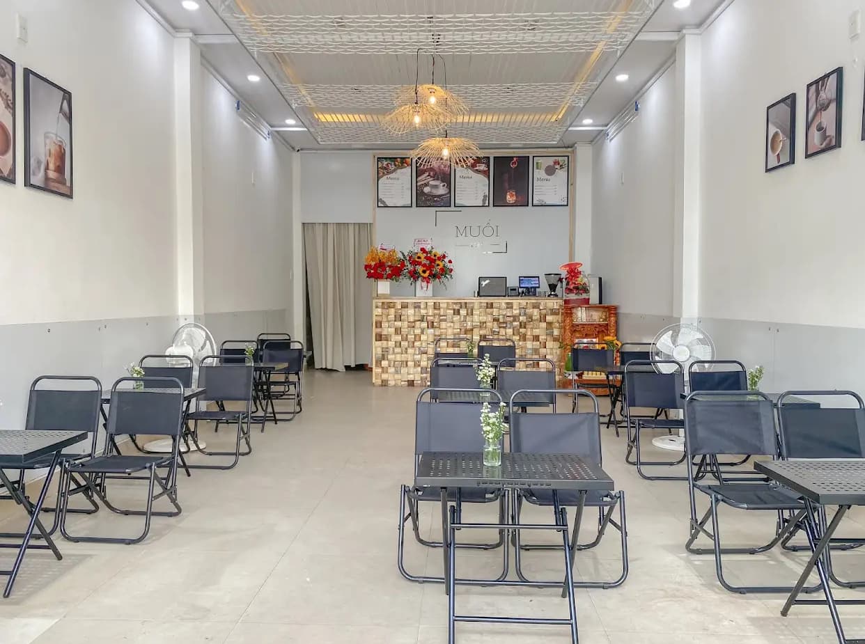 Mặt bằng kinh doanh 90m2 tại Văn Cao, phù hợp kinh doanh đa ngành