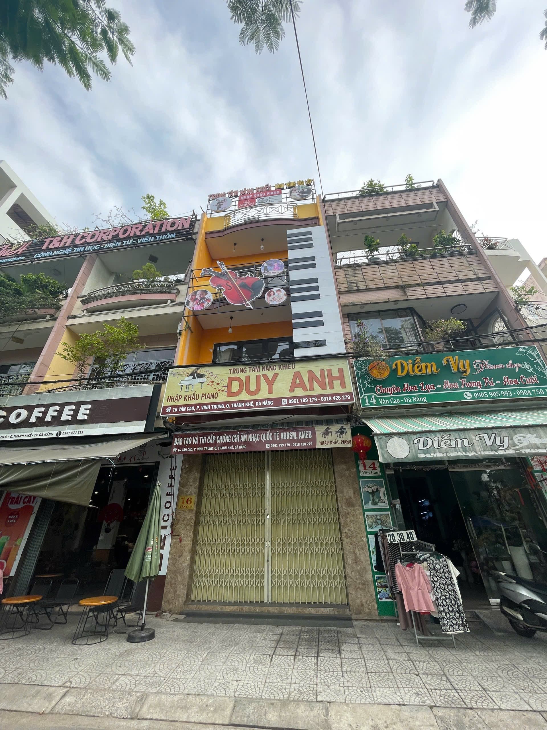 Nhà 3 tầng tại Văn Cao, diện tích 90m2, phù hợp kinh doanh văn phòng hoặc trung tâm dạy học