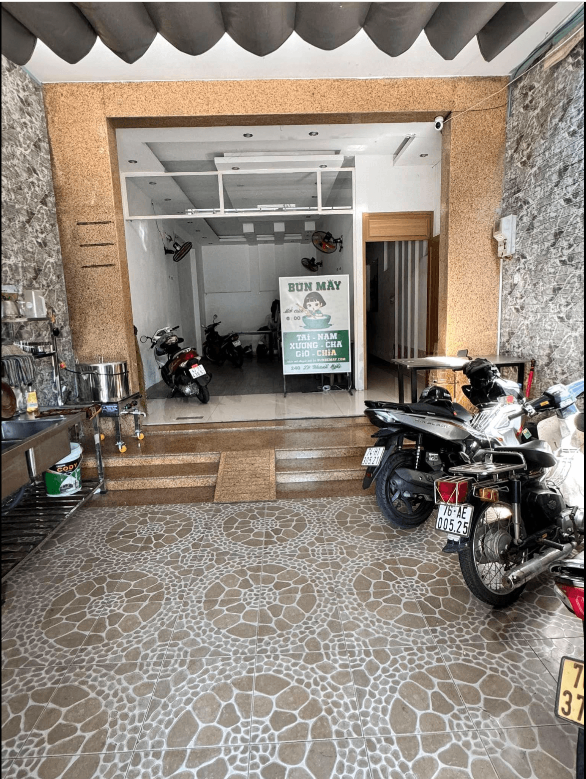 Nhà nguyên căn 3 tầng Lê Thanh Nghị, diện tích 130m², phù hợp kinh doanh - Ảnh 2
