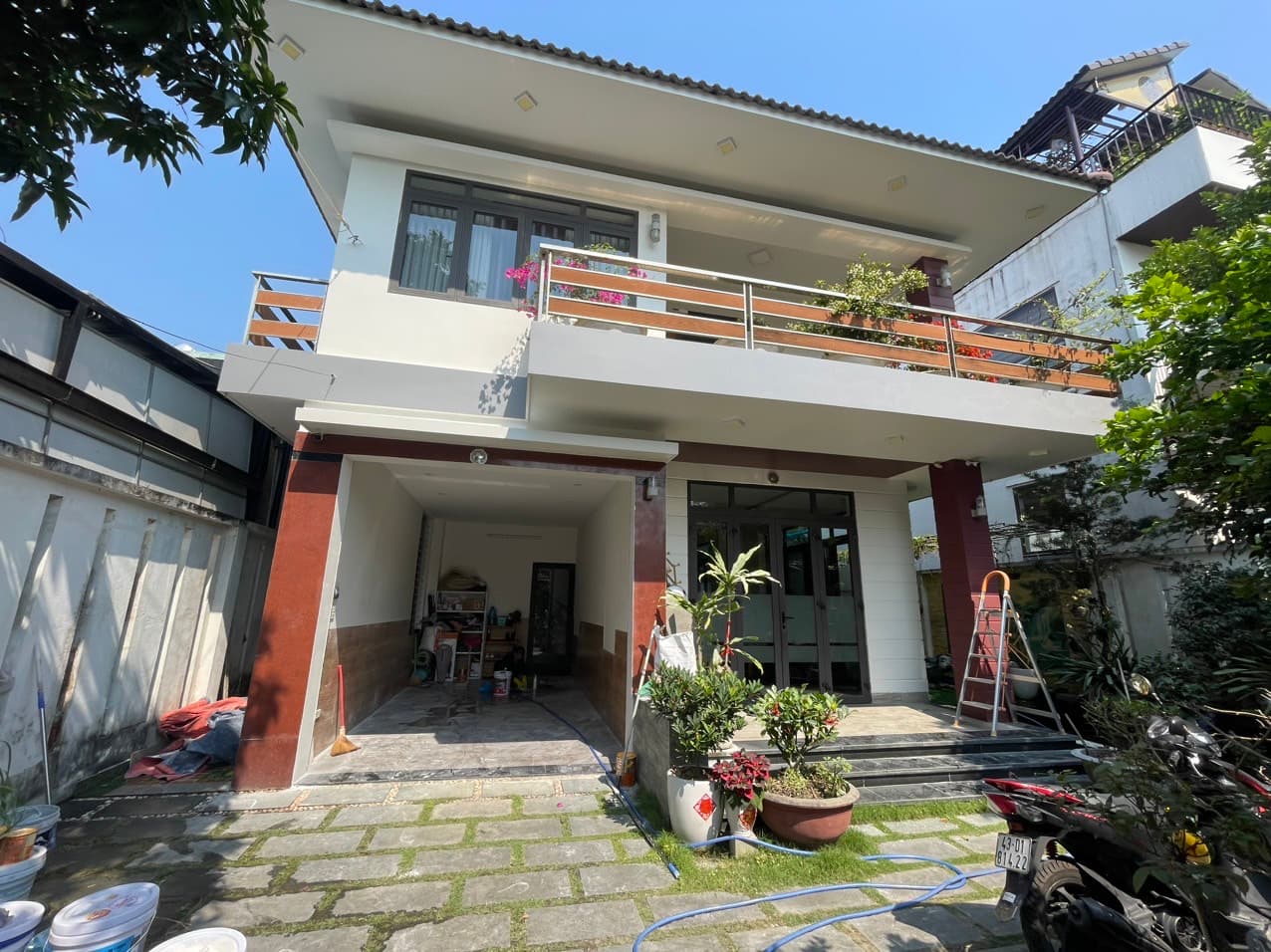 Cho thuê biệt thự 2 tầng có sân vườn tại Đinh Gia Định, diện tích 350m2, phù hợp kinh doanh