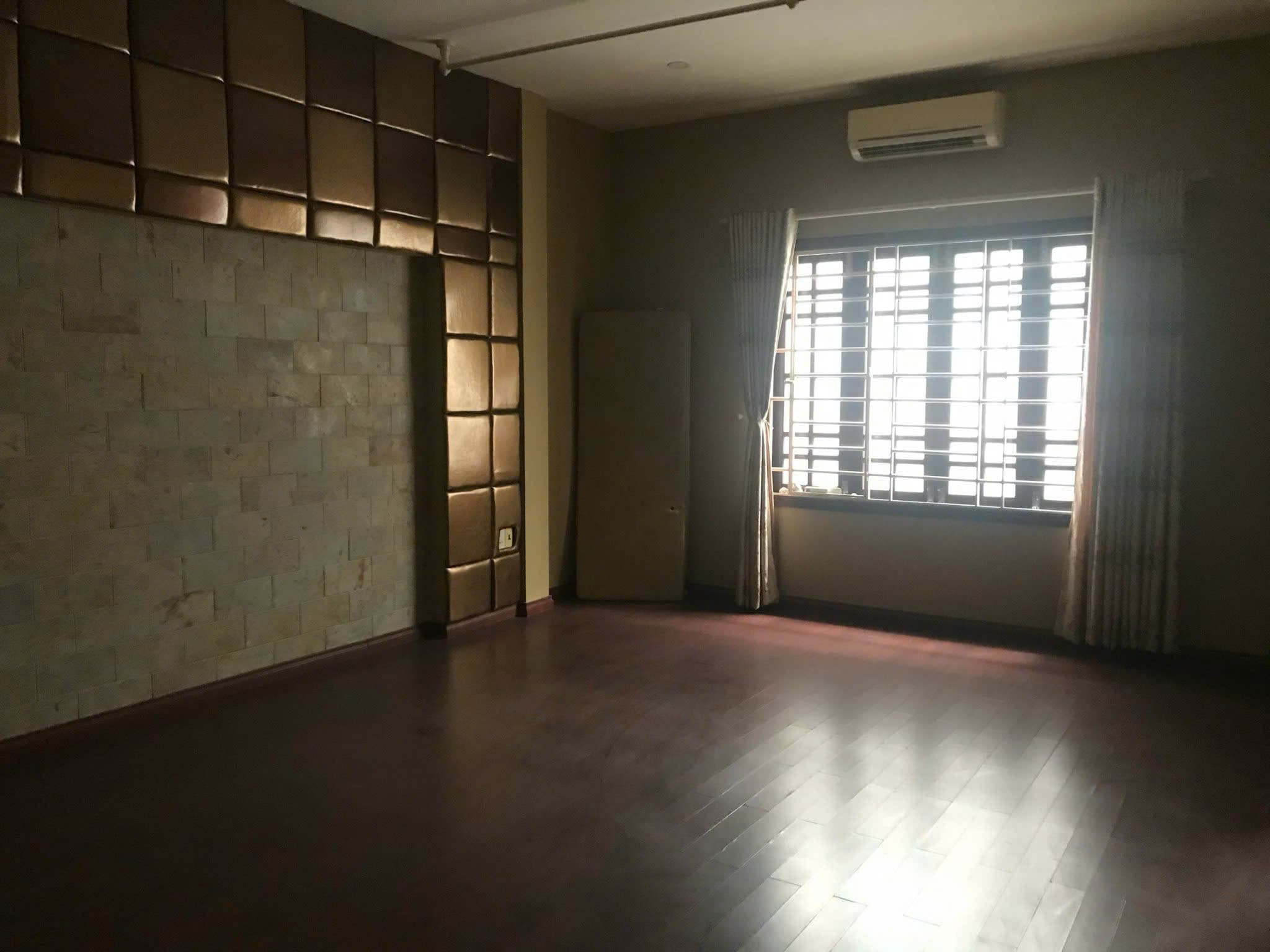 Nhà nguyên căn 3 tầng đường Trần Bình Trọng  - Ảnh 4