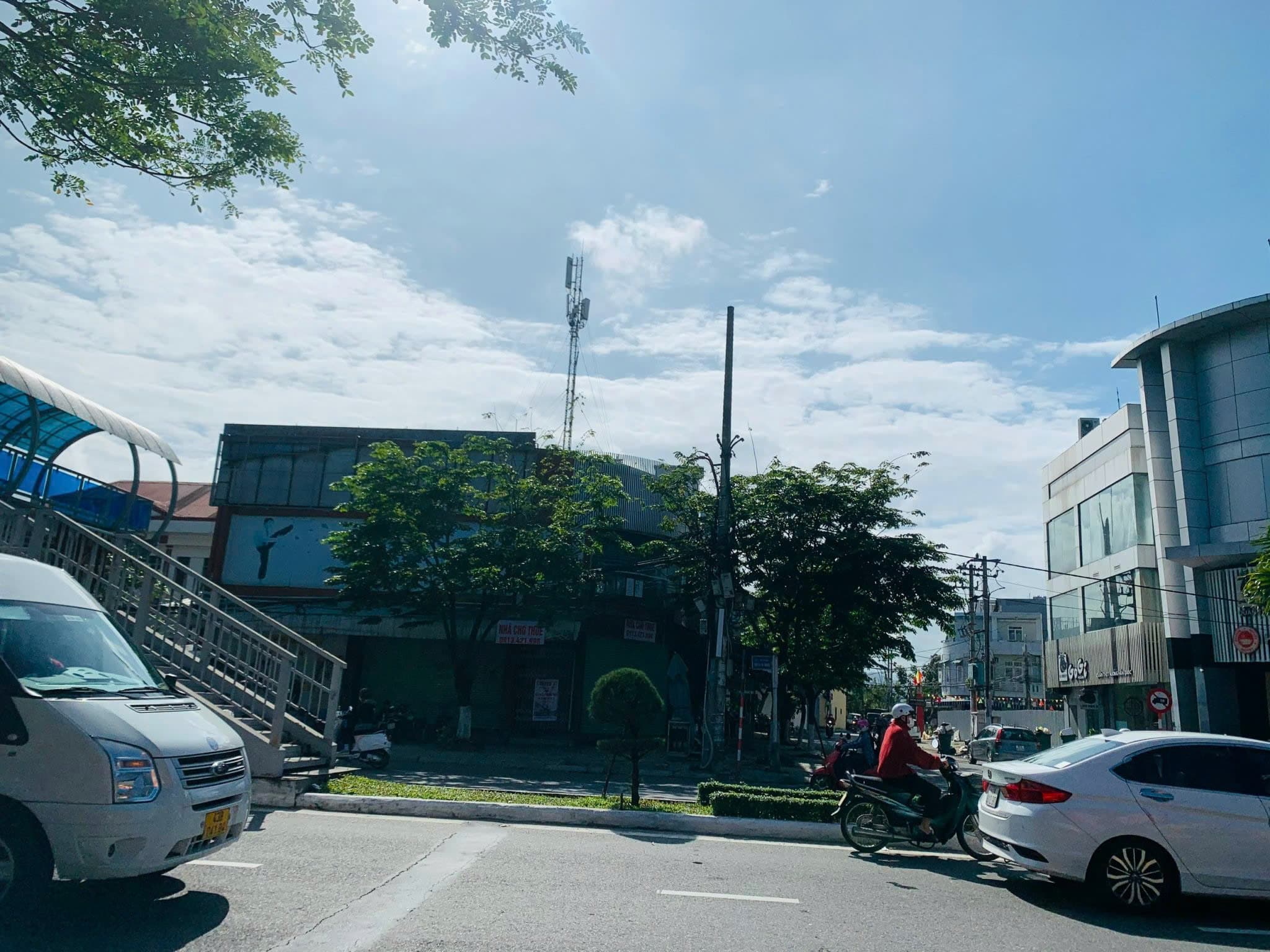 Mặt bằng kinh doanh lô góc 2 tầng gần Nguyễn Tri Phương - Lê Duy Đình, diện tích gần 400m2