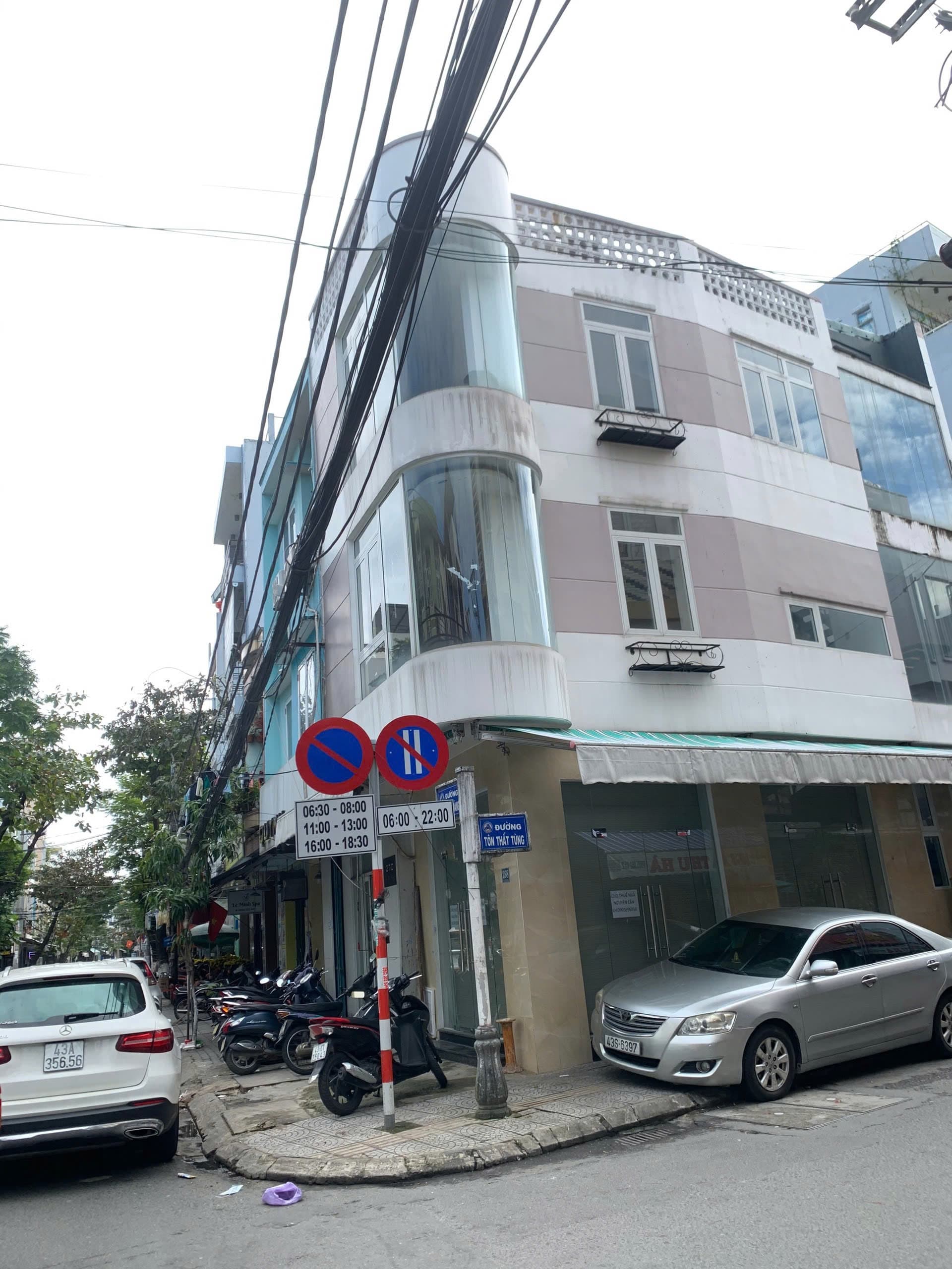 Nhà 3 tầng diện tích 30m2, phù hợp kinh doanh