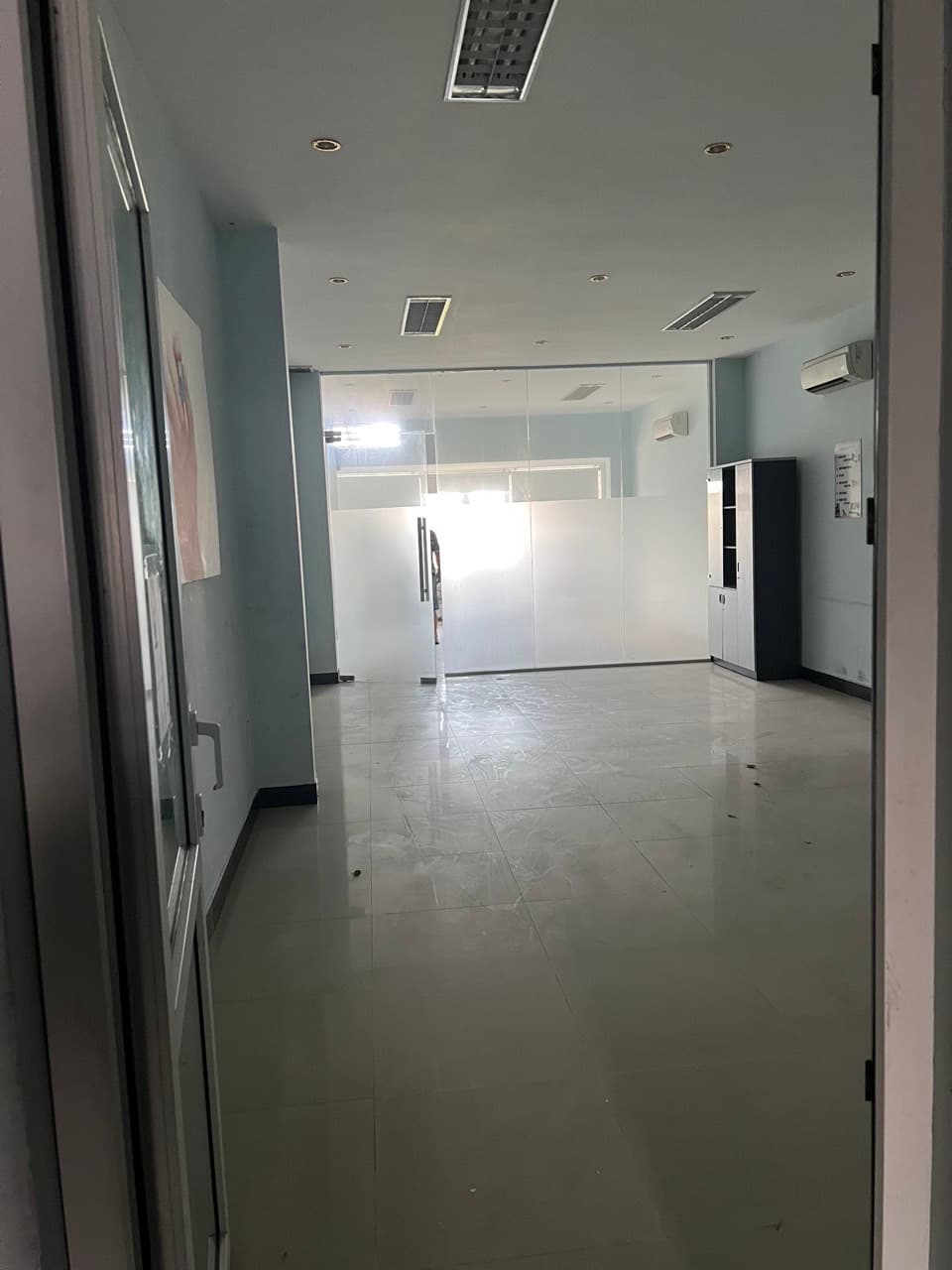 Nhà nguyên căn 5 tầng có thang máy tại Xô Viết Nghệ Tĩnh, phù hợp văn phòng và kinh doanh