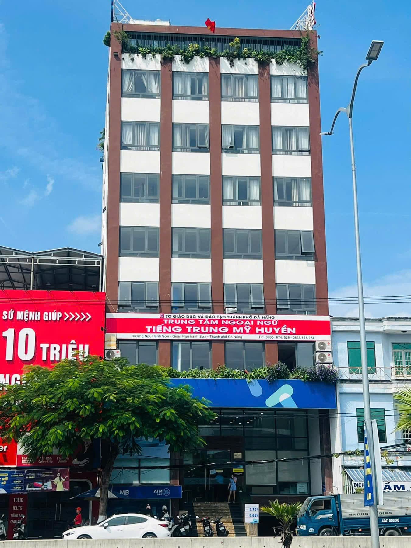 Văn phòng cho thuê tầng 4 và 5 toà nhà 10 tầng tại Ngũ Hành Sơn, diện tích mỗi tầng 220m2