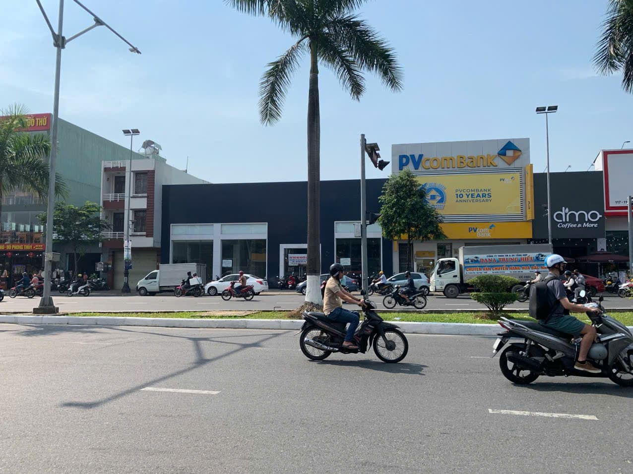Mặt bằng kinh doanh trống suốt 5 tầng diện tích 120m2 tại Hùng Vương