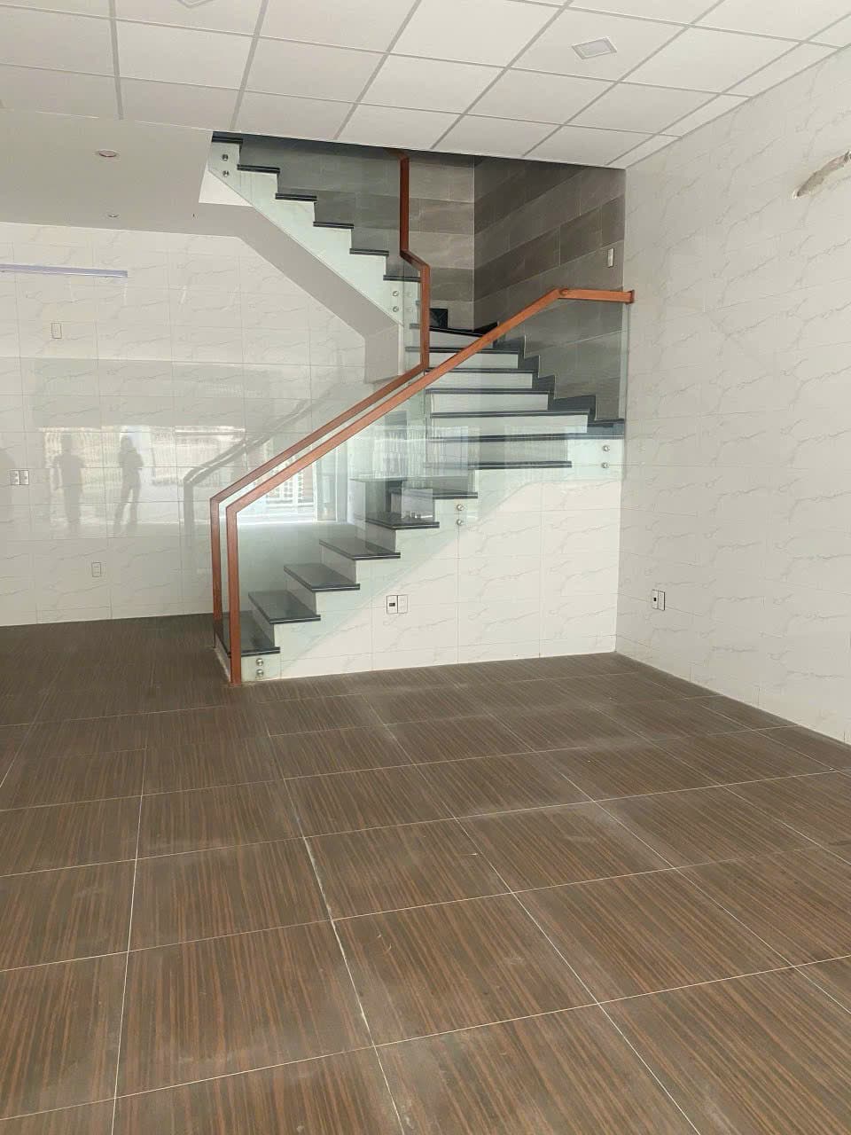 Nhà nguyên căn 2 tầng tại Phan Thanh, diện tích 6,7x11m phù hợp kinh doanh - Ảnh 2