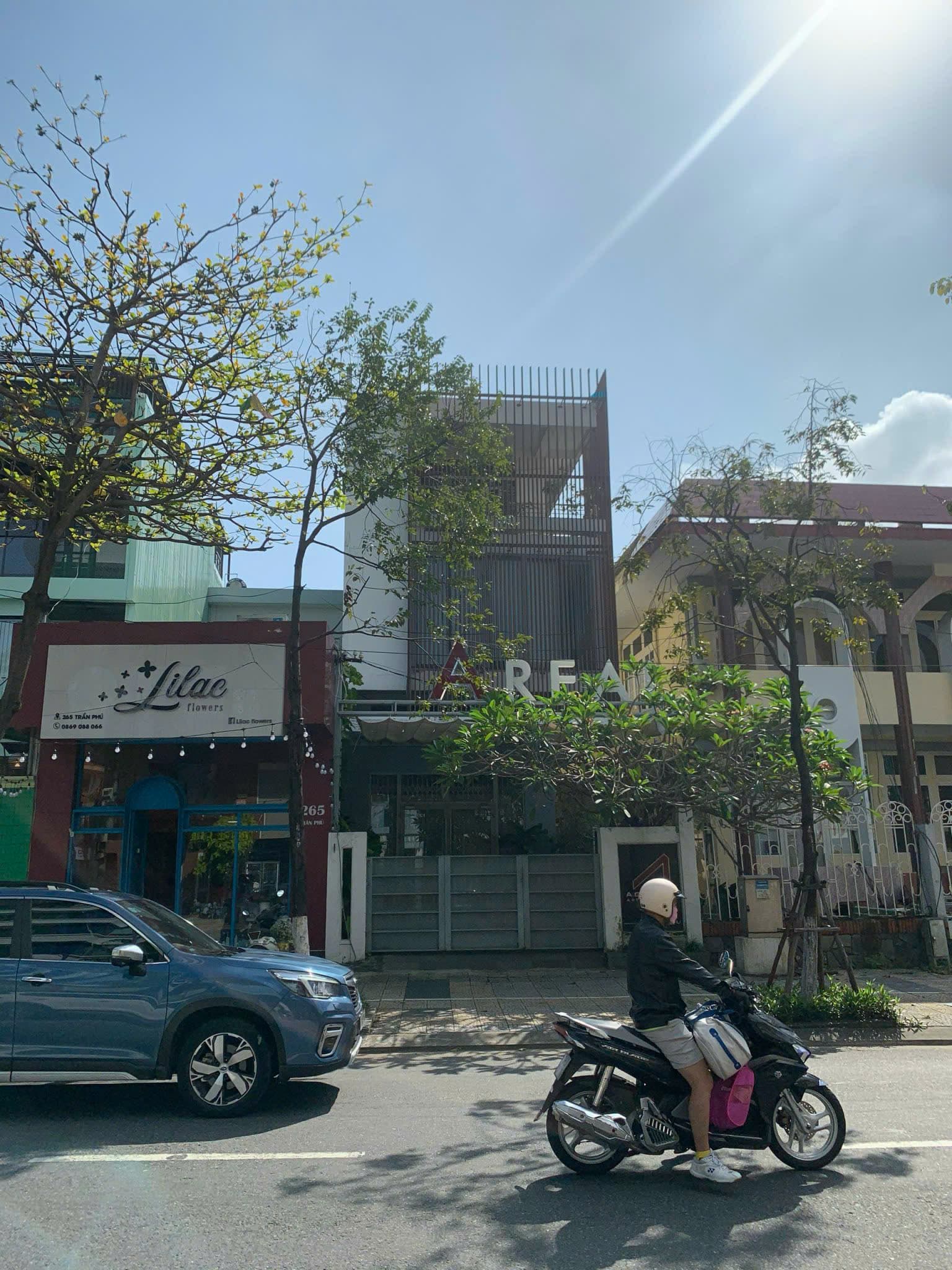 Nhà 3 tầng diện tích 160m² gần cầu Rồng, phù hợp kinh doanh đa dạng