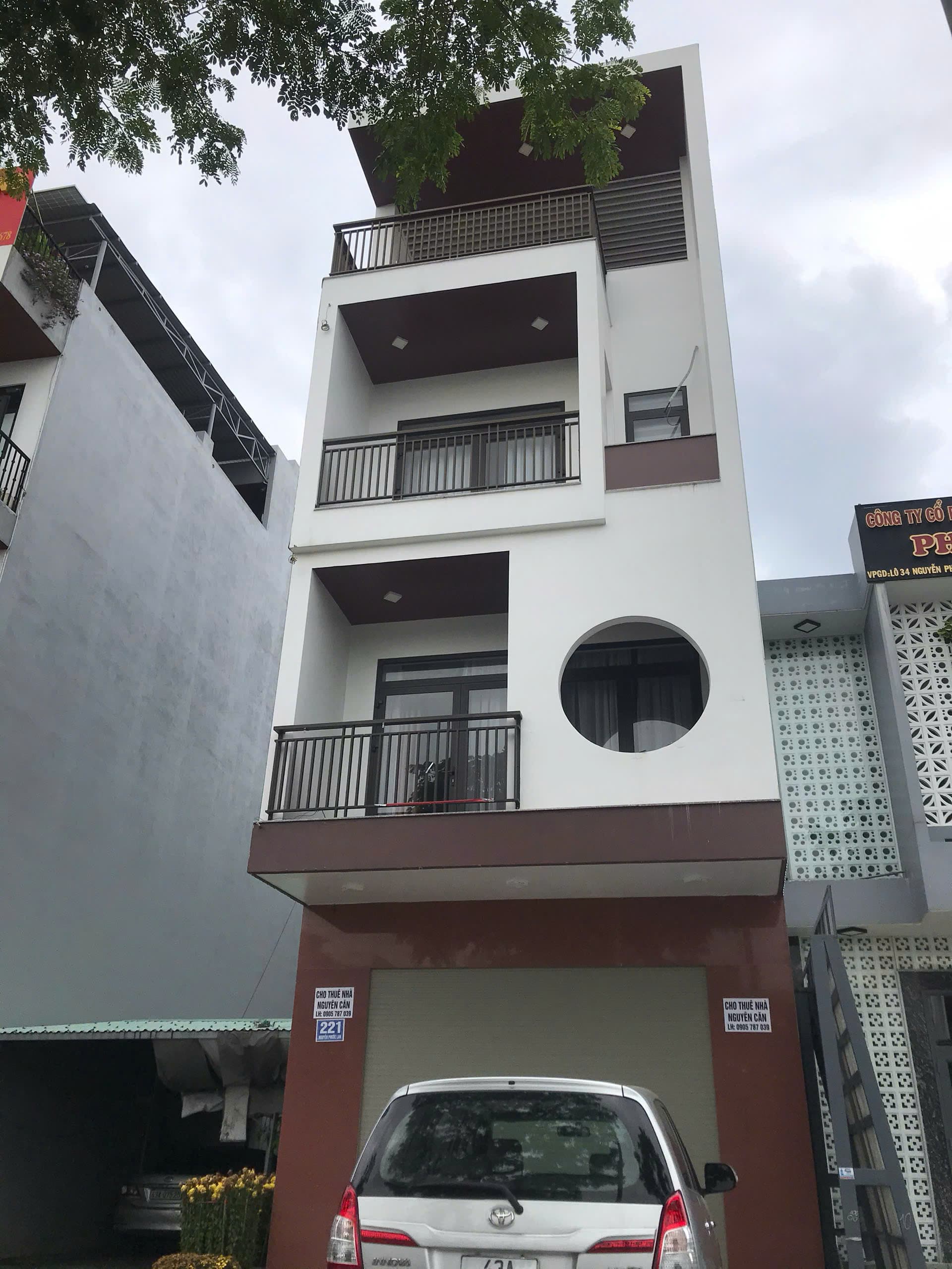 Nhà 4 tầng có thang máy, diện tích 5x20m, phù hợp kinh doanh sạch sẽ