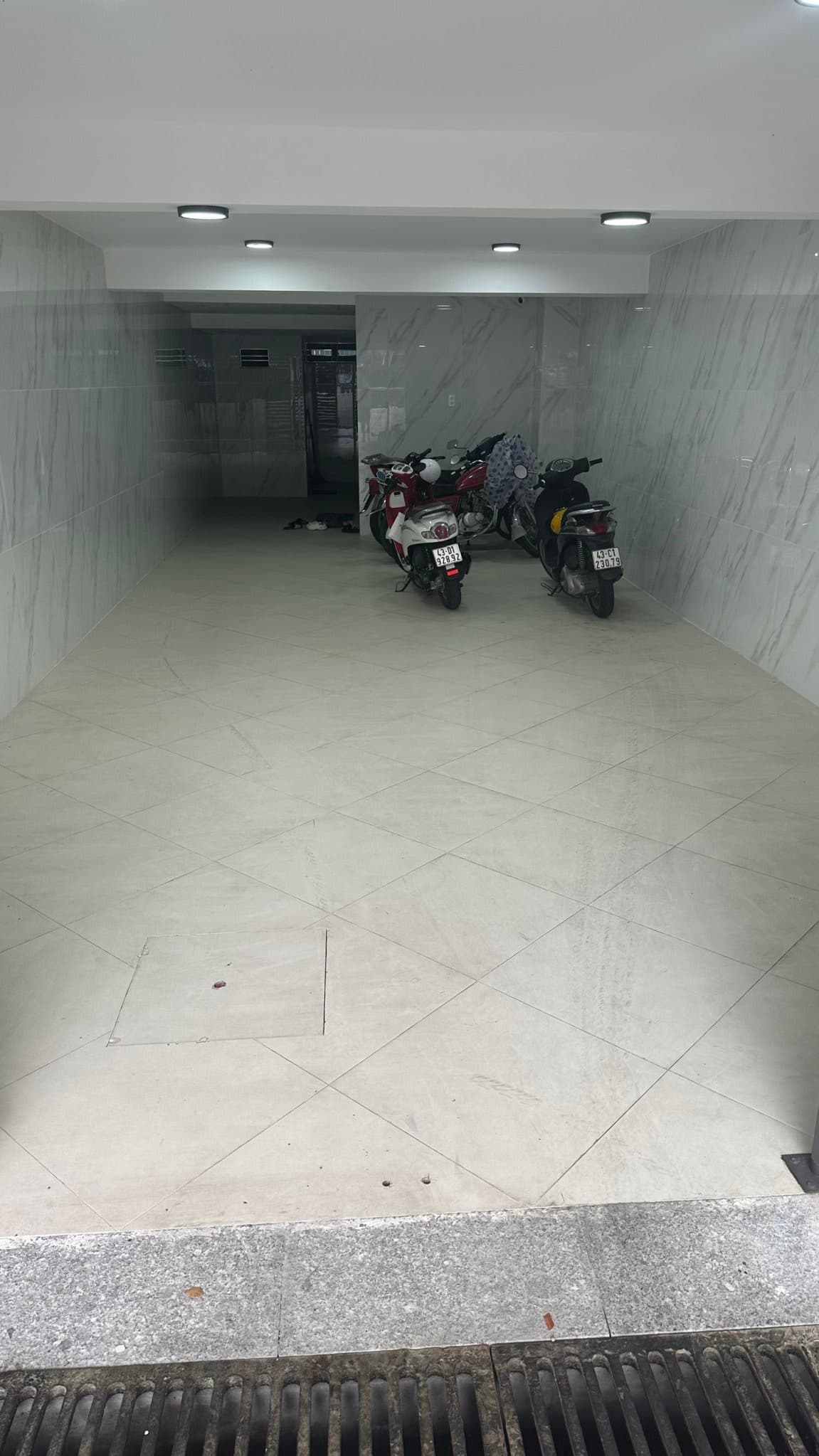 Mặt bằng 2 tầng có thang máy, diện tích 5x23m, phù hợp văn phòng hoặc kinh doanh - Ảnh 5