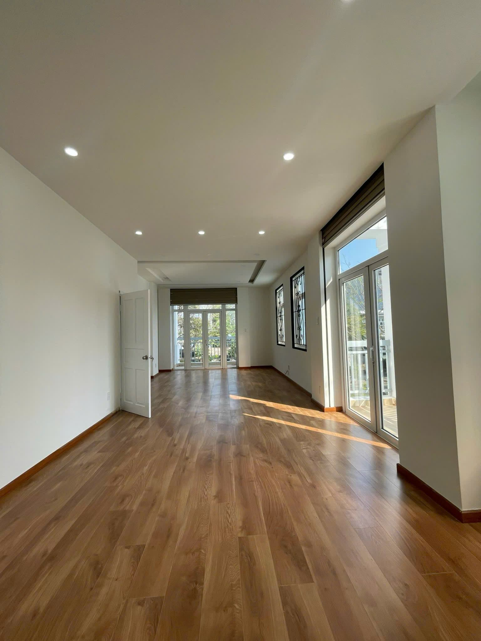 Nhà nguyên căn 3 tầng đường Hoàng Đức Lương, phường An Hải Bắc, quận Sơn Trà