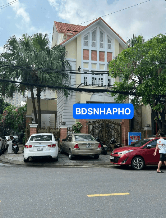 Nhà 3 tầng góc 2 mặt tiền Tiểu La - Tống Phước Phổ, phù hợp văn phòng và cafe