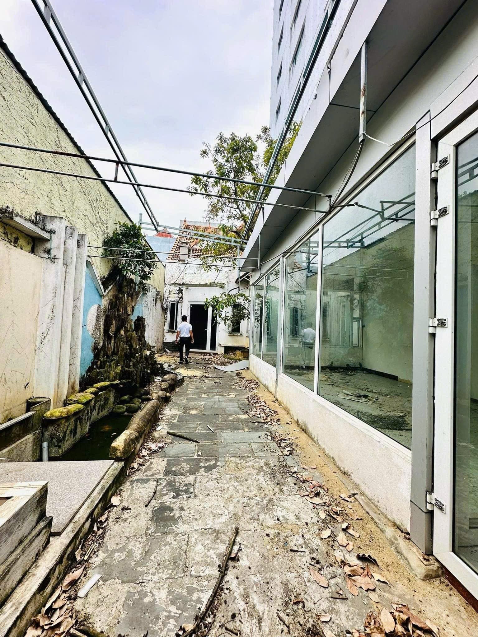 Nhà sân vườn 2 tầng đường Phan Đăng Lưu, diện tích 187.5m², phù hợp kinh doanh