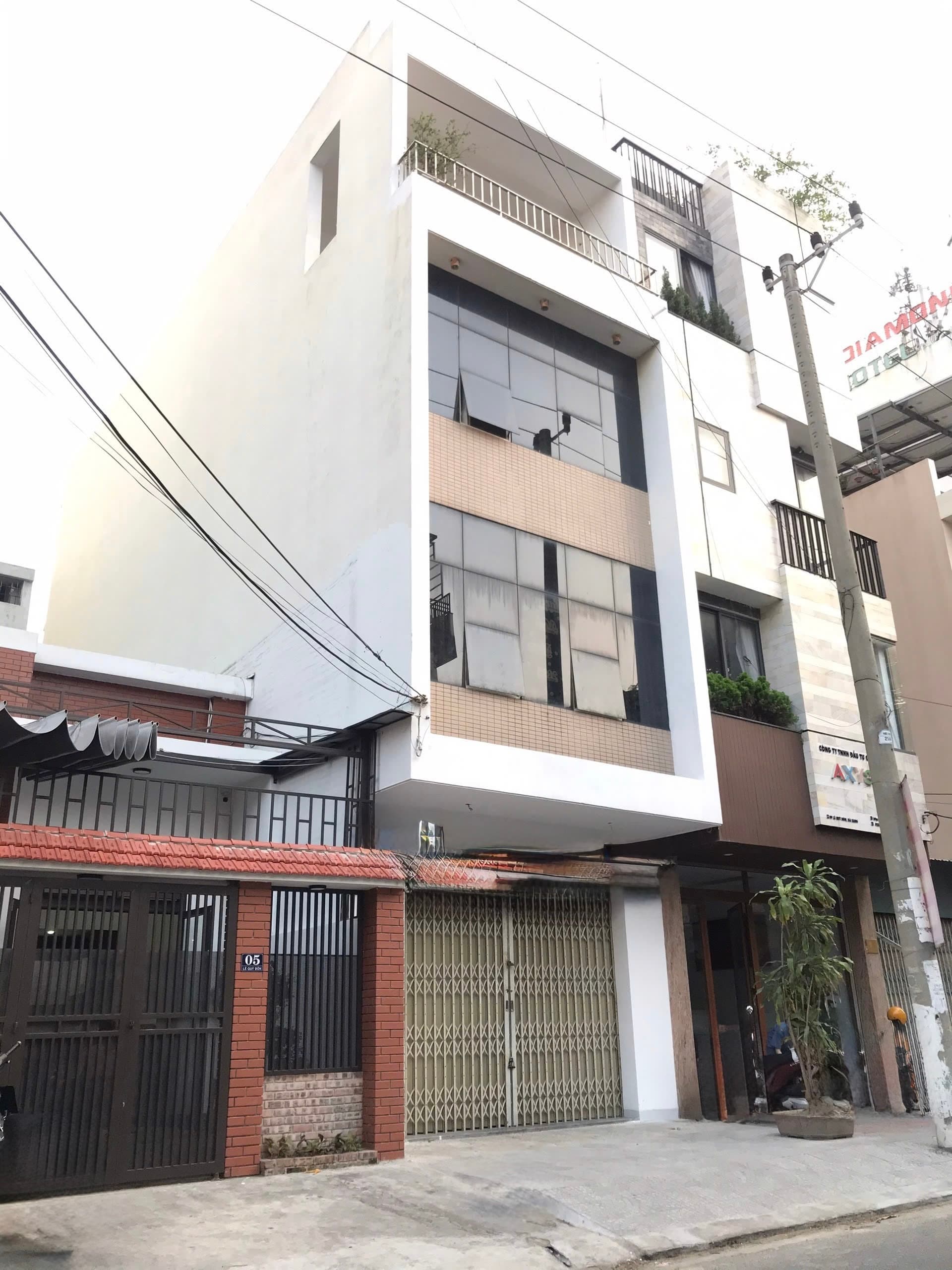 Nhà 4 tầng đường Lê Quý Đôn, diện tích gần 90m2, 6 phòng ngủ phù hợp ở hoặc làm văn phòng