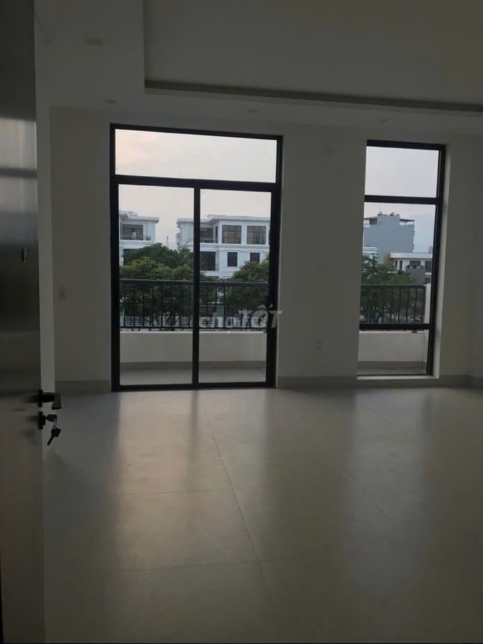Nhà shophouse 5 tầng có thang máy tại Nguyễn Sinh Sắc, diện tích 160m2, phù hợp kinh doanh và làm văn phòng - Ảnh 4