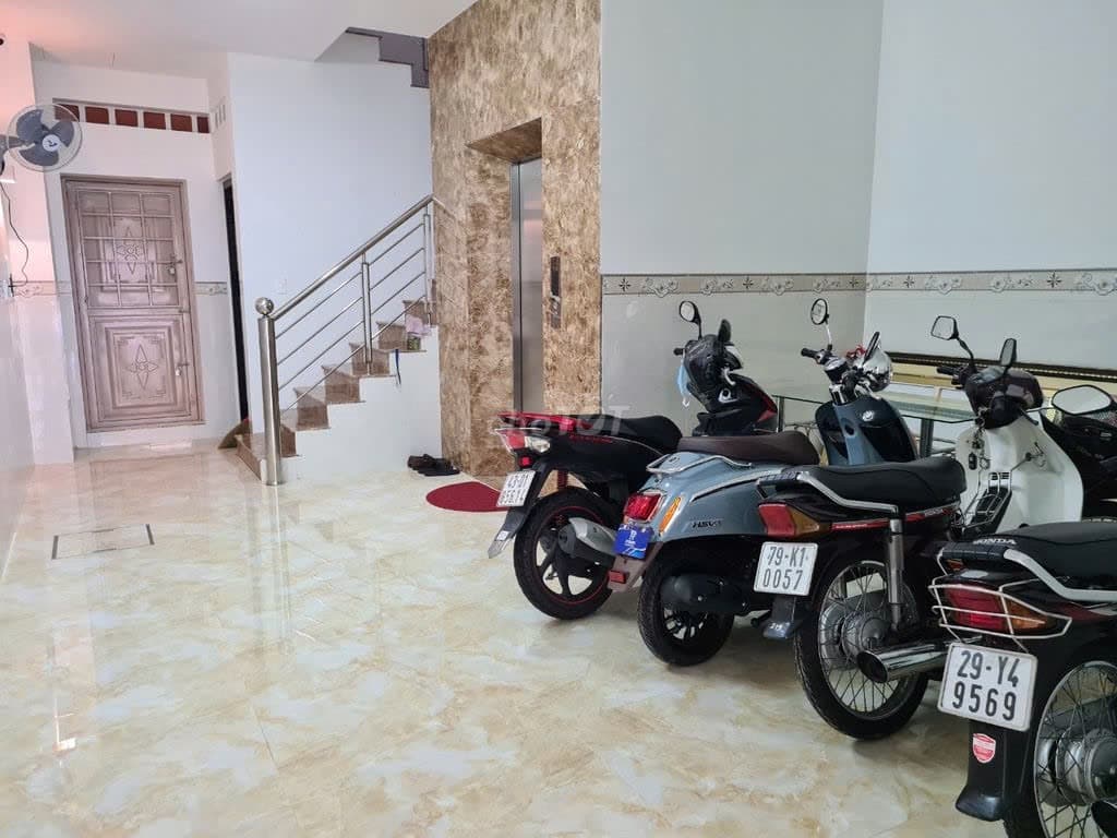 Mặt bằng kinh doanh 200m2 tại Phan Đăng Lưu, phù hợp văn phòng hoặc cửa hàng