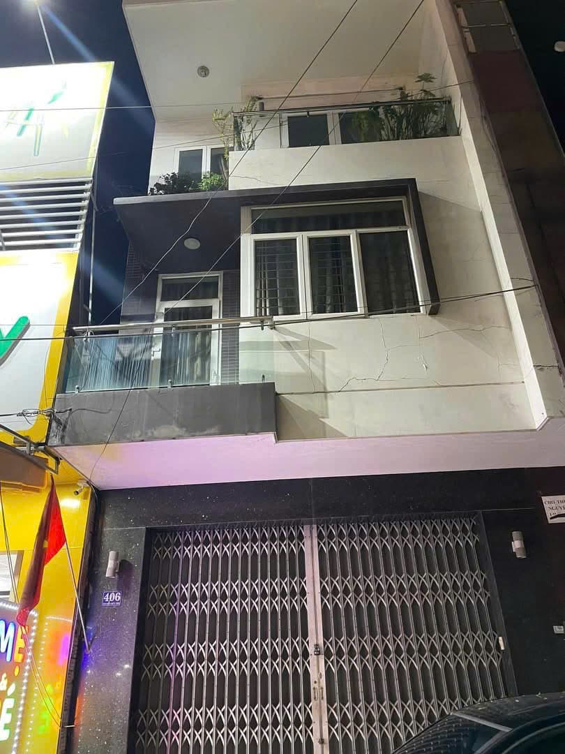 Nhà nguyên căn 3 tầng đường Nguyễn Hữu Thọ, diện tích 125m2, có nội thất