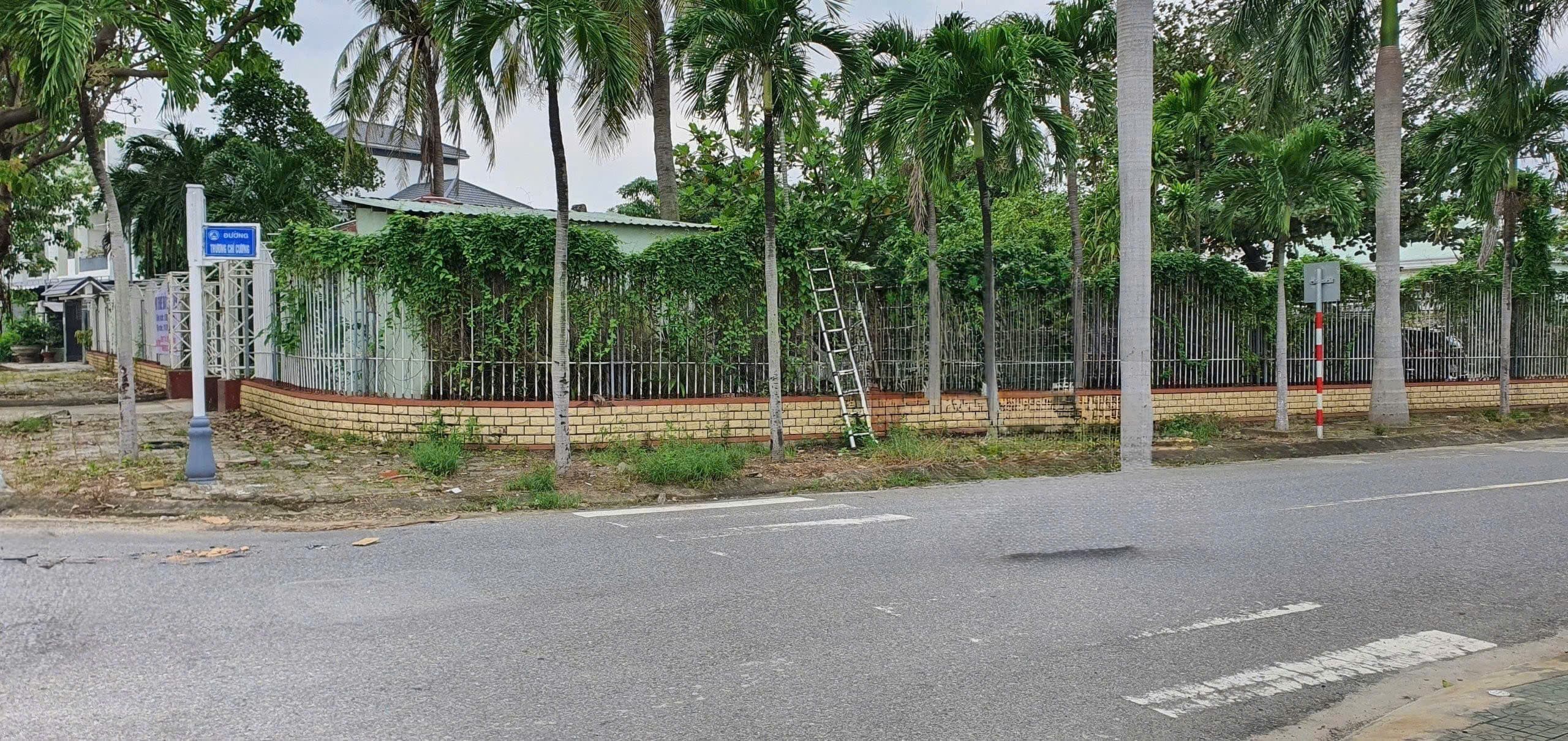 Mặt bằng kinh doanh hai mặt tiền tại Thăng Long, diện tích 1260m2 hiện trạng đất trống dễ xây dựng