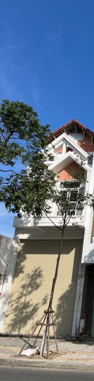 Nhà nguyên căn 4 tầng đường Trần Phú, diện tích 99m2, phù hợp để ở