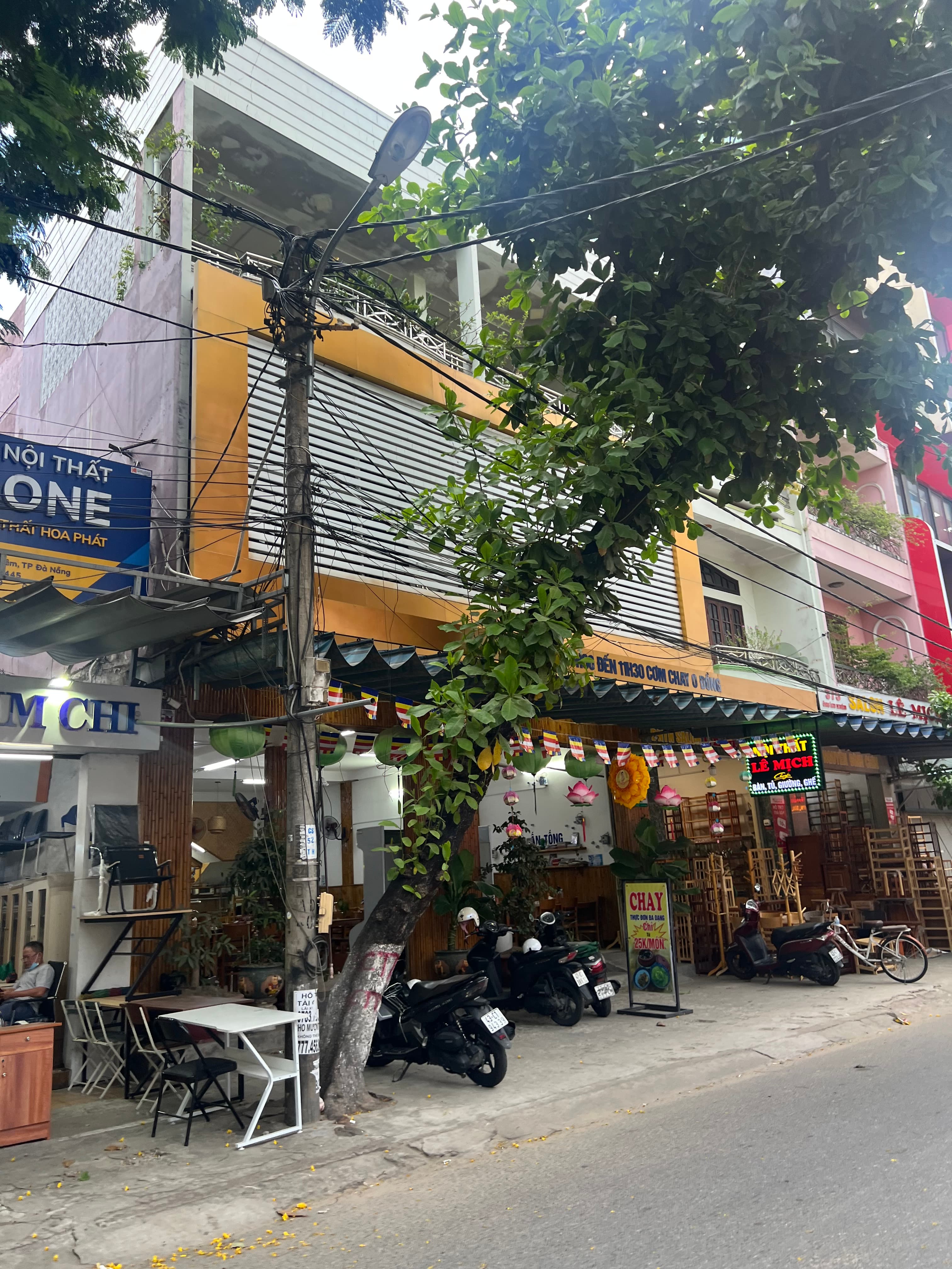 Nhà 2 tầng dưới đường Ông Ích Khiêm, diện tích 288m², phù hợp kinh doanh showroom
