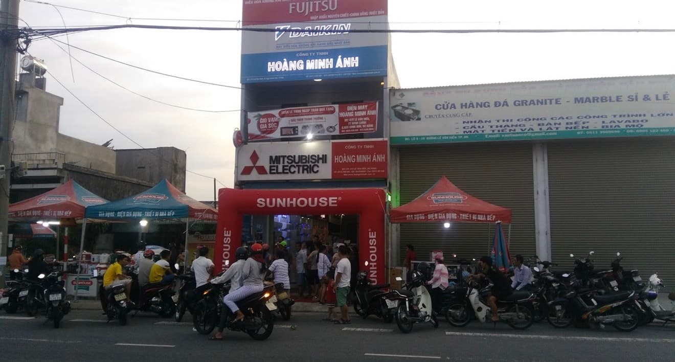 Nhà nguyên căn 3 tầng đường Lê Văn Hiến, diện tích 180m2, trống suốt