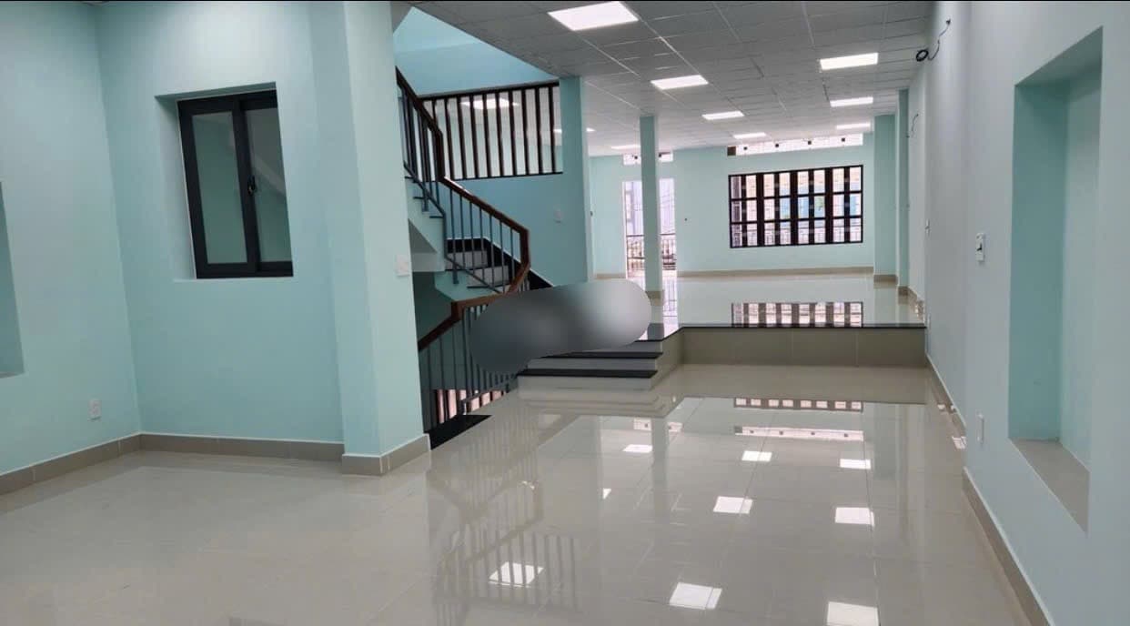 Nhà nguyên căn 2 tầng Hùng Vương, diện tích 128m², phù hợp kinh doanh - Ảnh 5