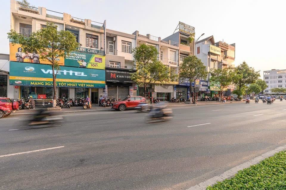 Nhà nguyên căn 3 tầng đường Điện Biên Phủ