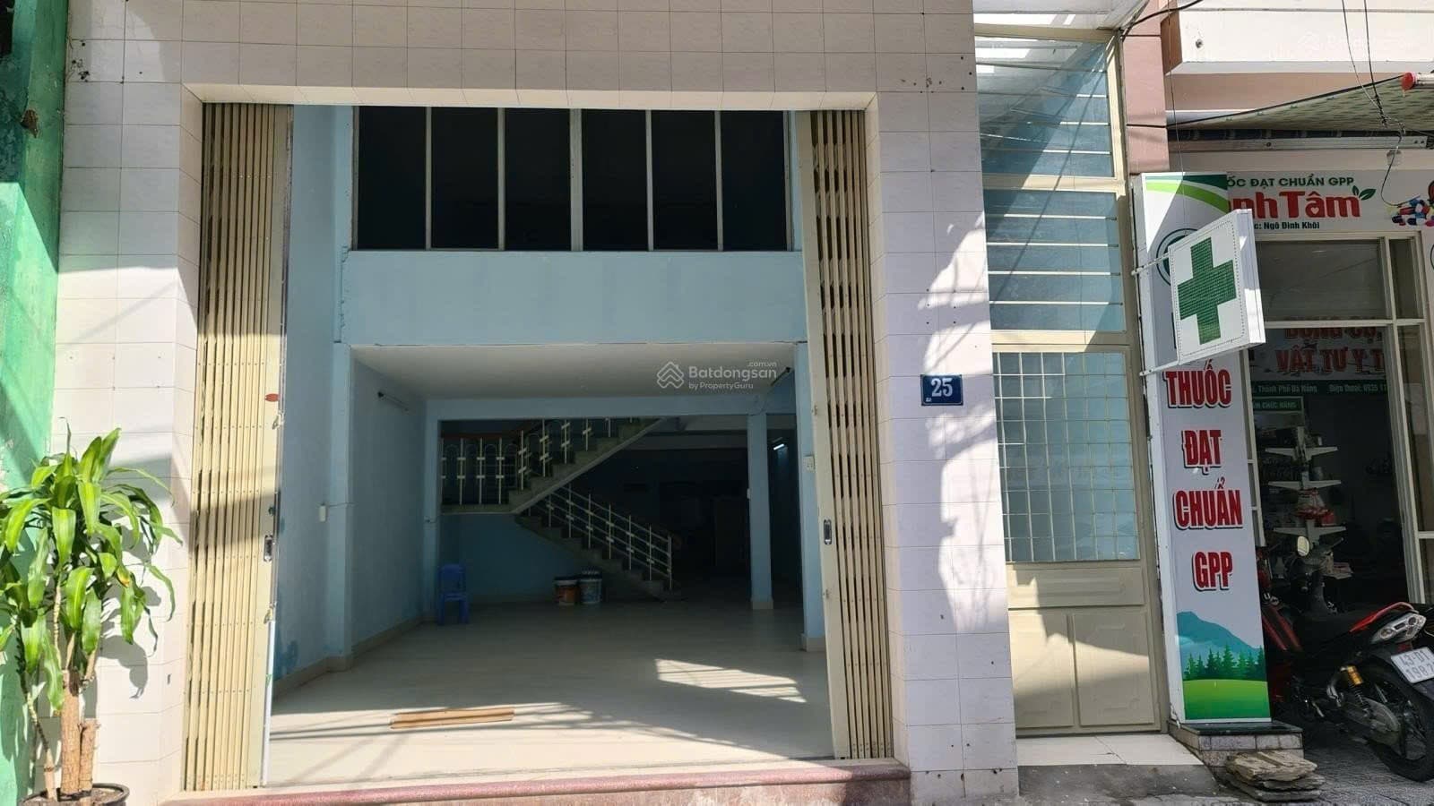 Nhà 3 tầng đường Phạm Văn Nghị