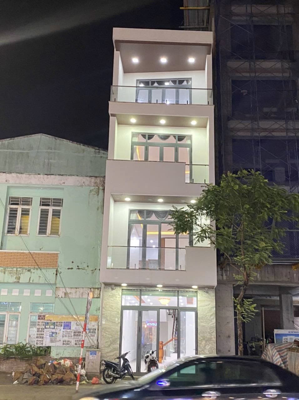 Văn phòng 390m2 tại 215 Lê Duẩn, quận Hải Châu, có thang máy và điều hòa
