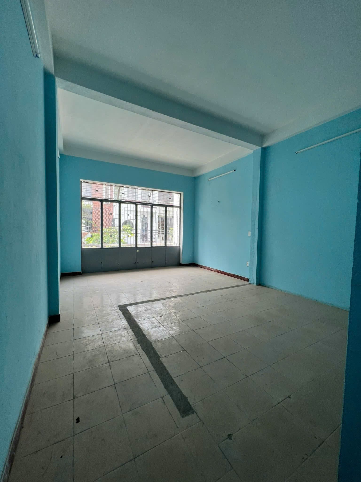 Mặt bằng kinh doanh hơn 80m2 tại Đặng Thai Mai, hợp đồng lâu dài - Ảnh 6