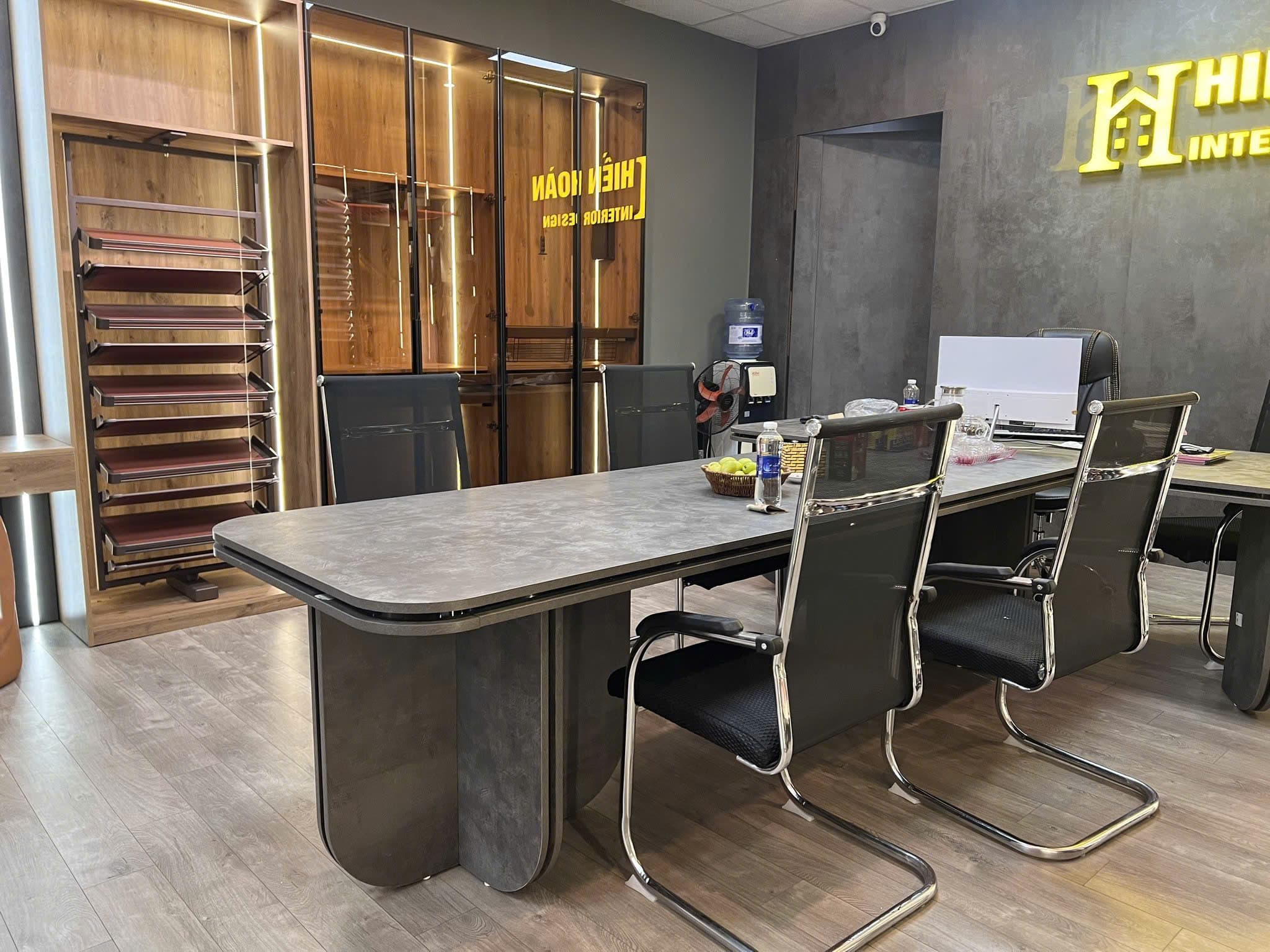Showroom nội thất 175m2 tại Nguyễn Hữu Thọ, phù hợp kinh doanh
