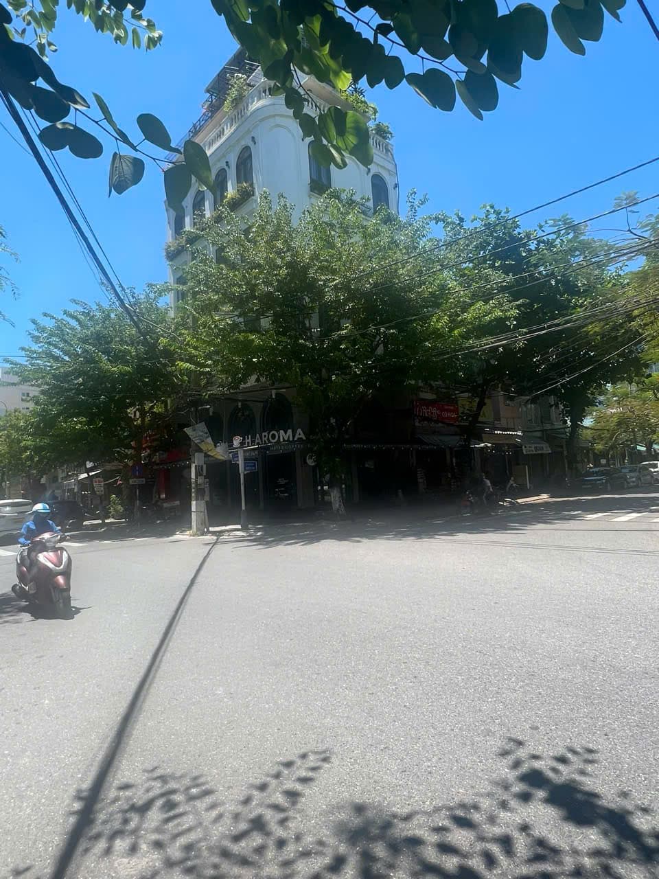 Nhà lô góc 5 tầng Lý Thường Kiệt - Nguyễn Chí Thanh phù hợp kinh doanh cafe và nhà nghỉ