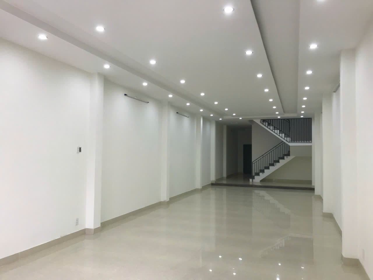 Nhà nguyên căn 3 tầng đường Nguyễn Hữu Thọ, diện tích 125m², phù hợp ở và kinh doanh - Ảnh 4
