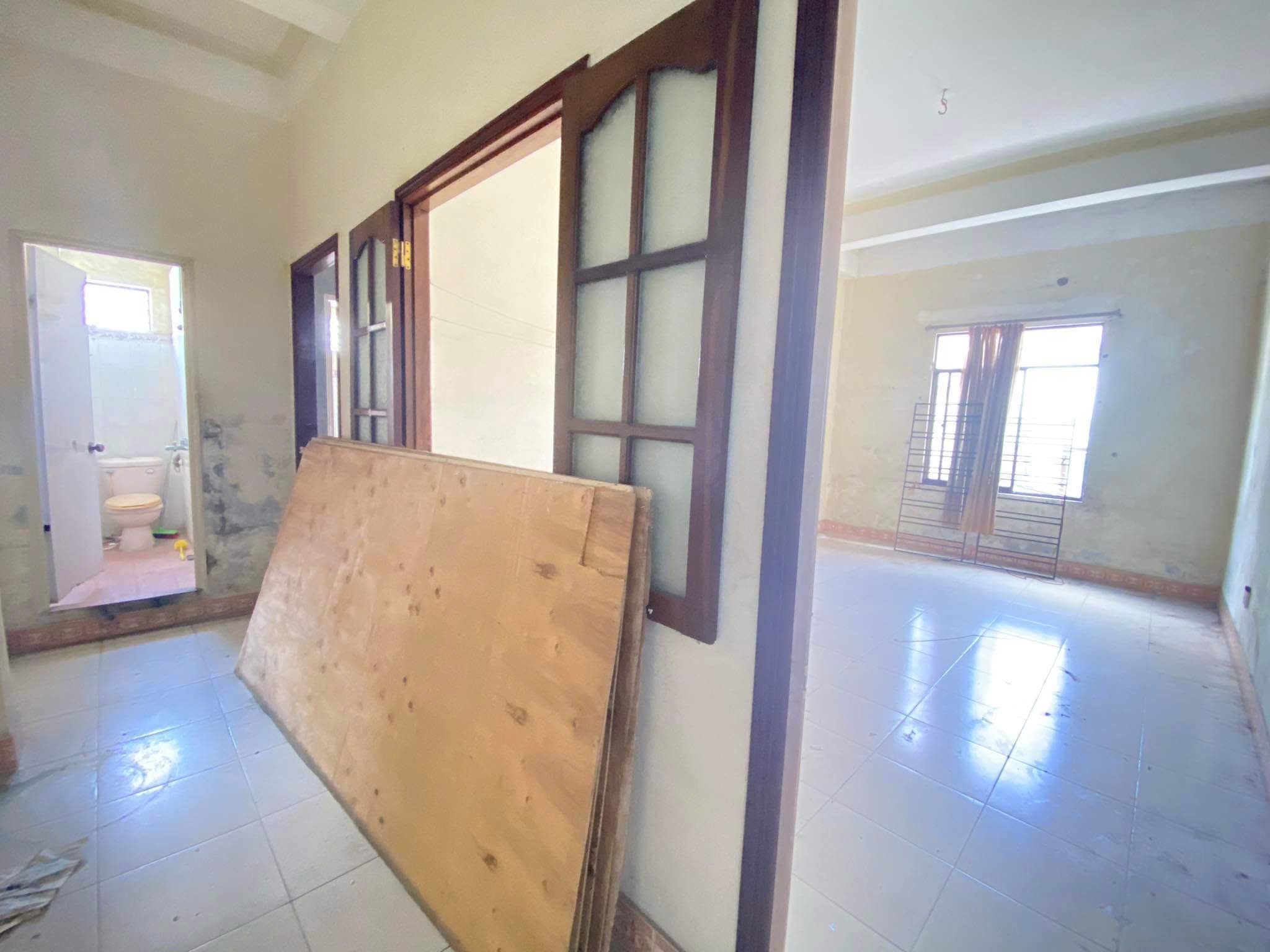 Mặt bằng kinh doanh 2 tầng trống suốt tại Trần Cao Vân, diện tích 180m2