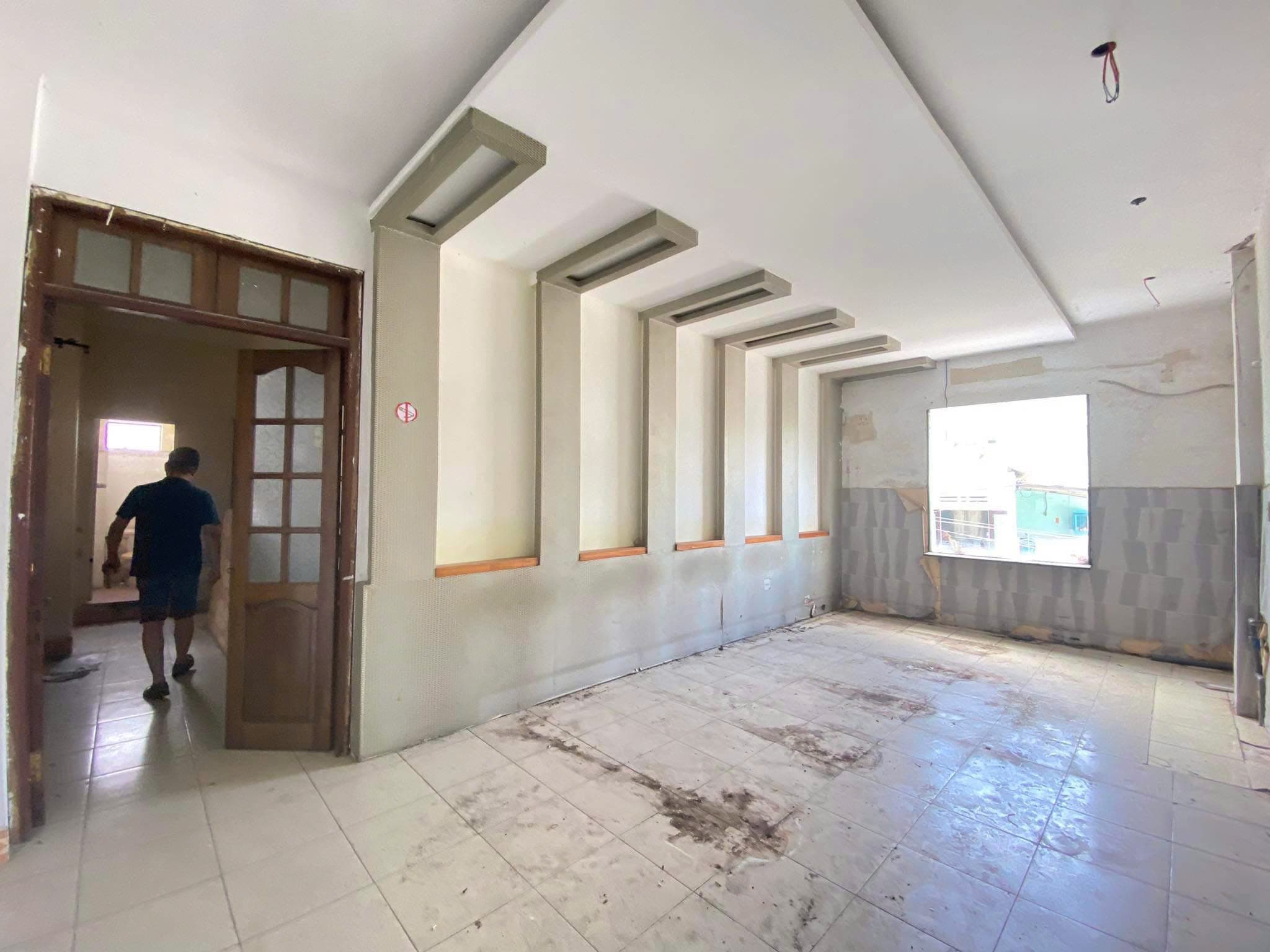 Mặt bằng kinh doanh 2 tầng trống suốt tại Trần Cao Vân, diện tích 180m2 - Ảnh 3