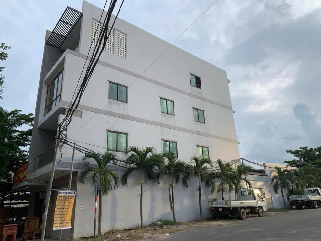 Nhà nguyên căn 4 tầng đường Nguyễn Hữu Thọ, diện tích 170m2, phù hợp kinh doanh - Ảnh 4