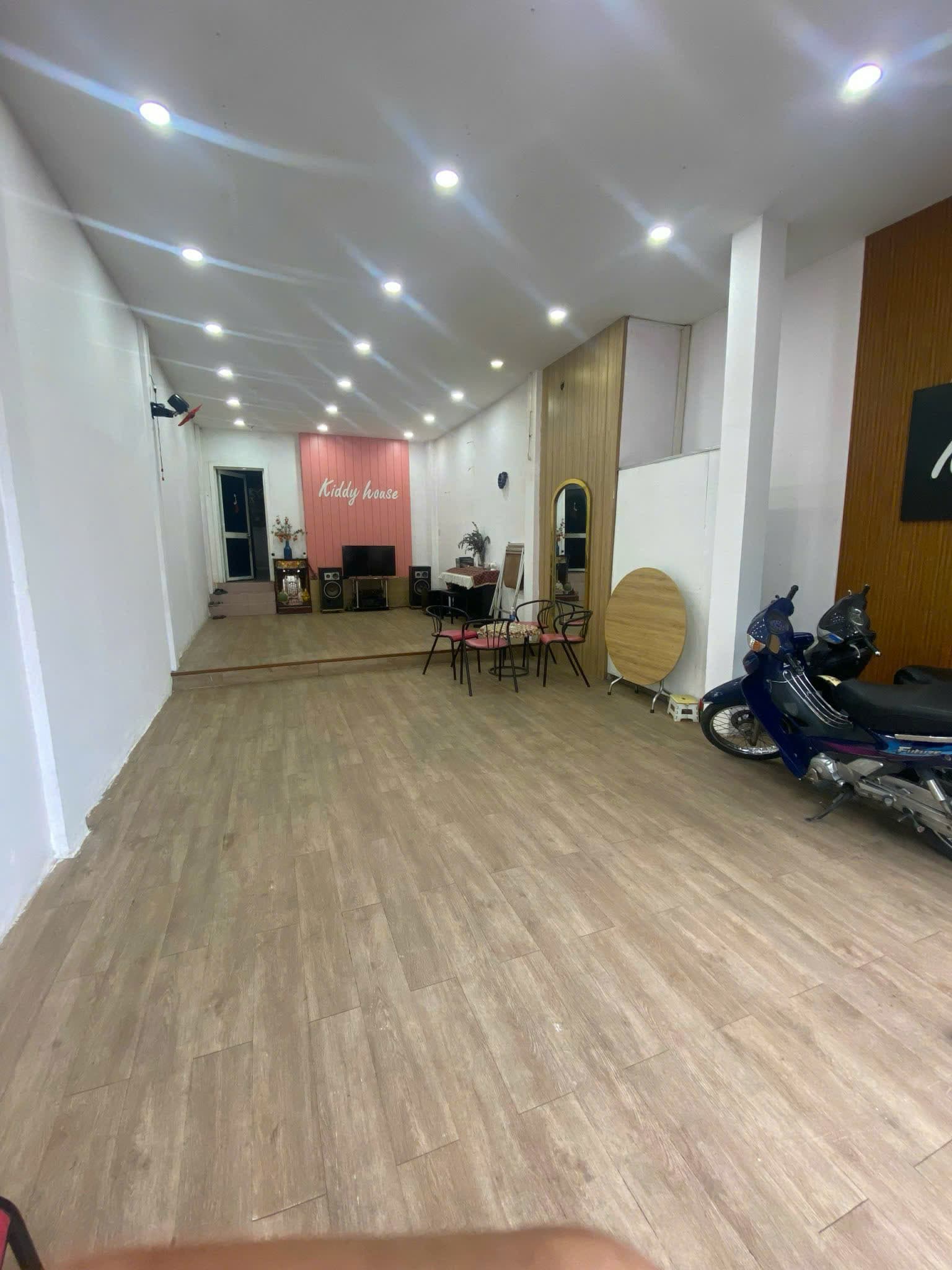 Mặt bằng kinh doanh 50m² tại đường Lý Thái Tổ, quận Hải Châu, có lối đi chung