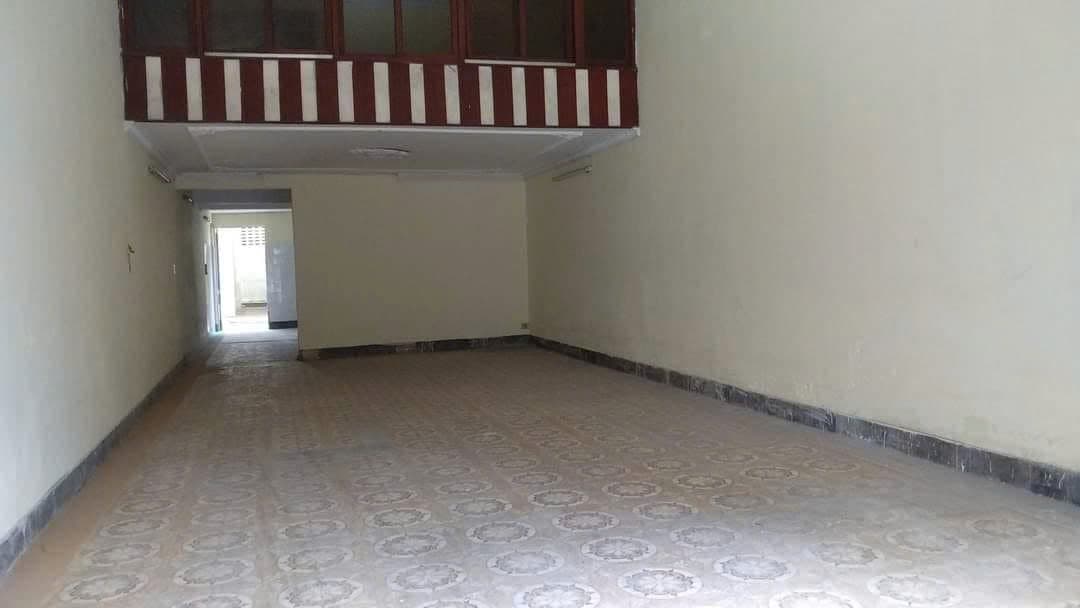 Nhà nguyên căn 3 tầng đường Hoàng Hoa Thám, diện tích 140m2, phù hợp kinh doanh - Ảnh 2