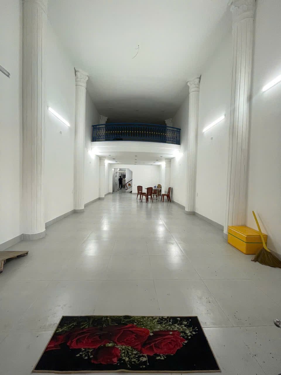 Nhà nguyên căn 3 tầng đường Trần Quốc Toản, diện tích 125m², phù hợp kinh doanh