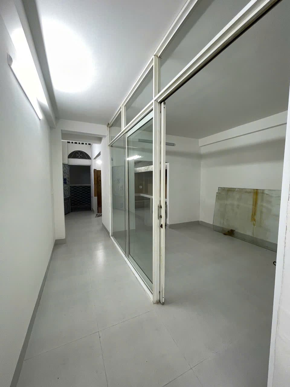 Nhà nguyên căn 3 tầng đường Trần Quốc Toản, diện tích 125m², phù hợp kinh doanh - Ảnh 3