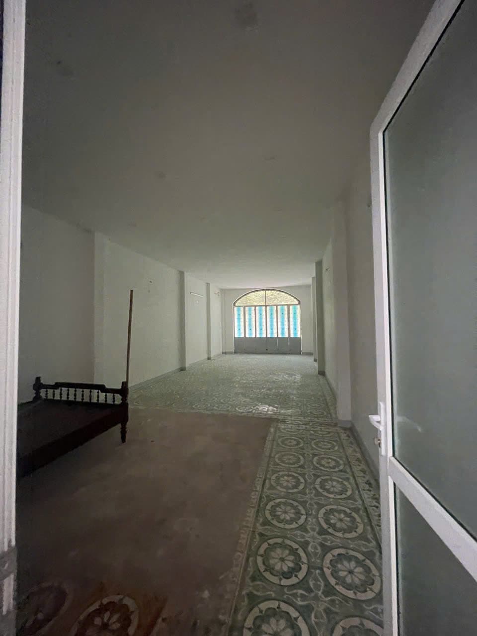 Nhà nguyên căn 3 tầng đường Trần Quốc Toản, diện tích 125m², phù hợp kinh doanh - Ảnh 4