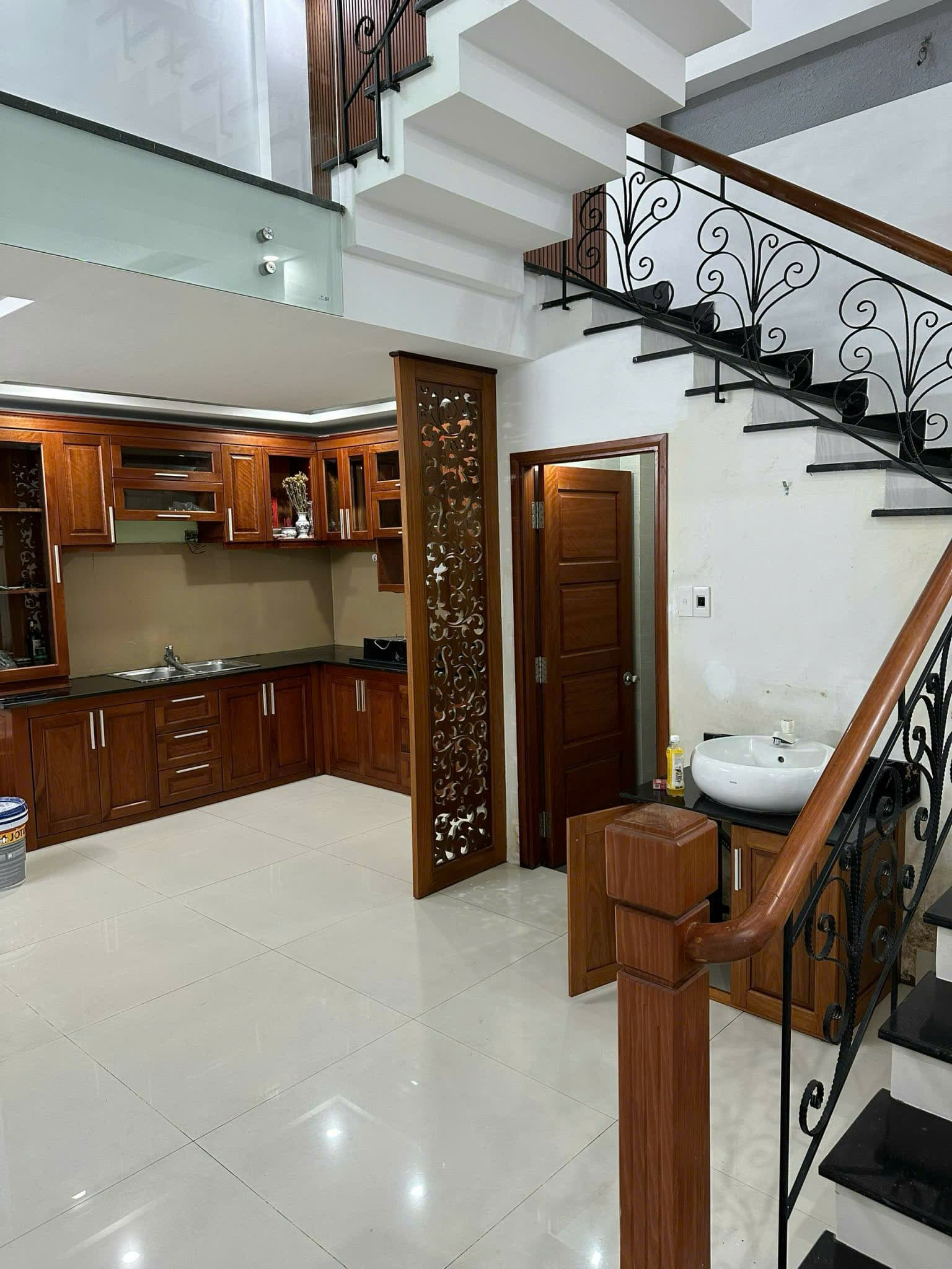 Nhà nguyên căn 4 tầng mặt tiền đường Bàu Hạc 8, diện tích sử dụng 210m2 - Ảnh 3