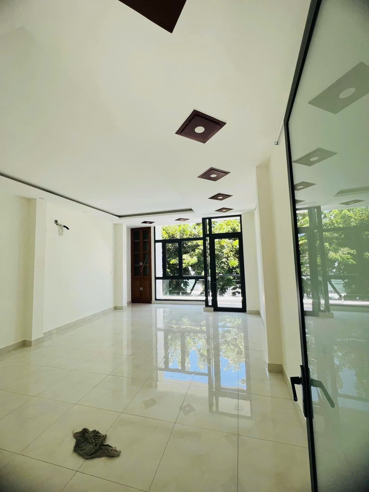 Nhà nguyên căn mặt tiền Phạm Tứ gần chợ Cẩm Lệ, diện tích gần 300m2, phù hợp ở và kinh doanh - Ảnh 9