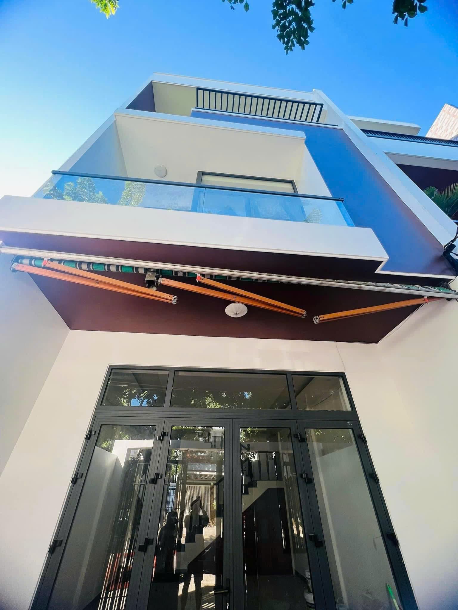 Nhà nguyên căn mặt tiền Phạm Tứ gần chợ Cẩm Lệ, diện tích gần 300m2, phù hợp ở và kinh doanh