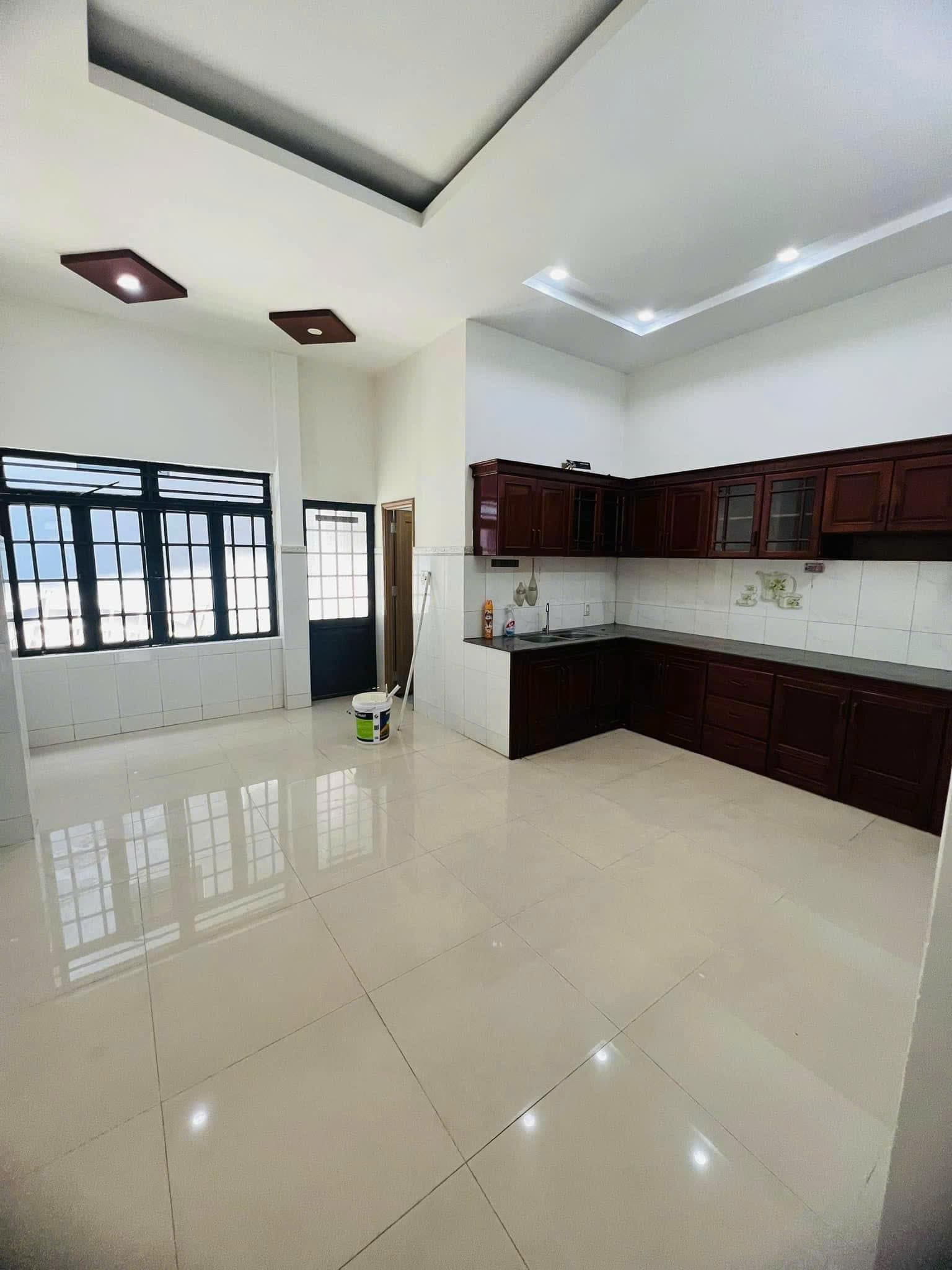 Nhà nguyên căn mặt tiền Phạm Tứ gần chợ Cẩm Lệ, diện tích gần 300m2, phù hợp ở và kinh doanh - Ảnh 2