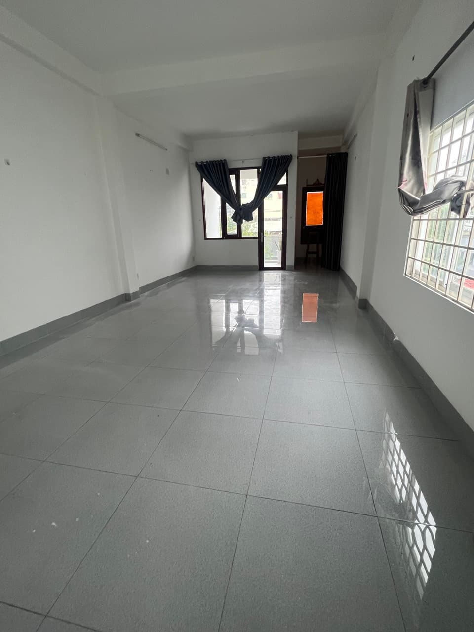 Nhà 3 tầng tại Núi Thành, diện tích 100m2, phù hợp để ở hoặc kinh doanh - Ảnh 5