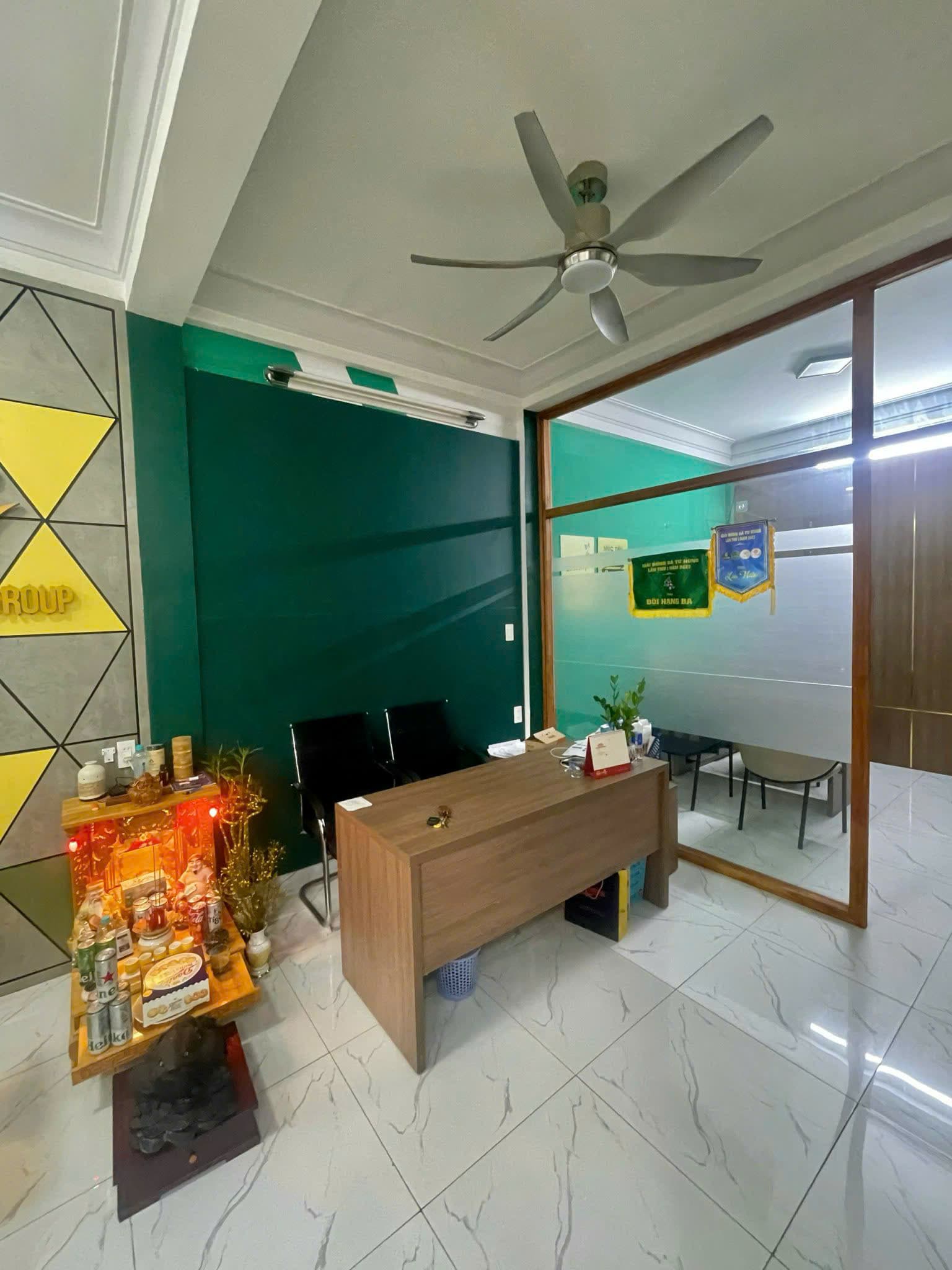 Văn phòng 50m2 tại Chu Văn An, Hải Châu, phù hợp làm không gian làm việc chung