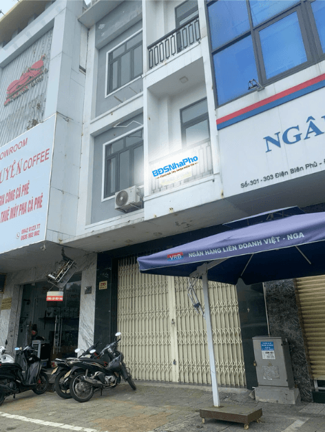 Nhà nguyên căn 4 tầng đường Điện Biên Phủ, diện tích 80m2, cầu thang giữa
